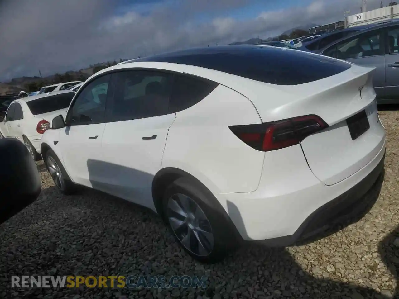2 Photograph of a damaged car 7SAYGAEE1NF403523 TESLA MODEL Y 2022
