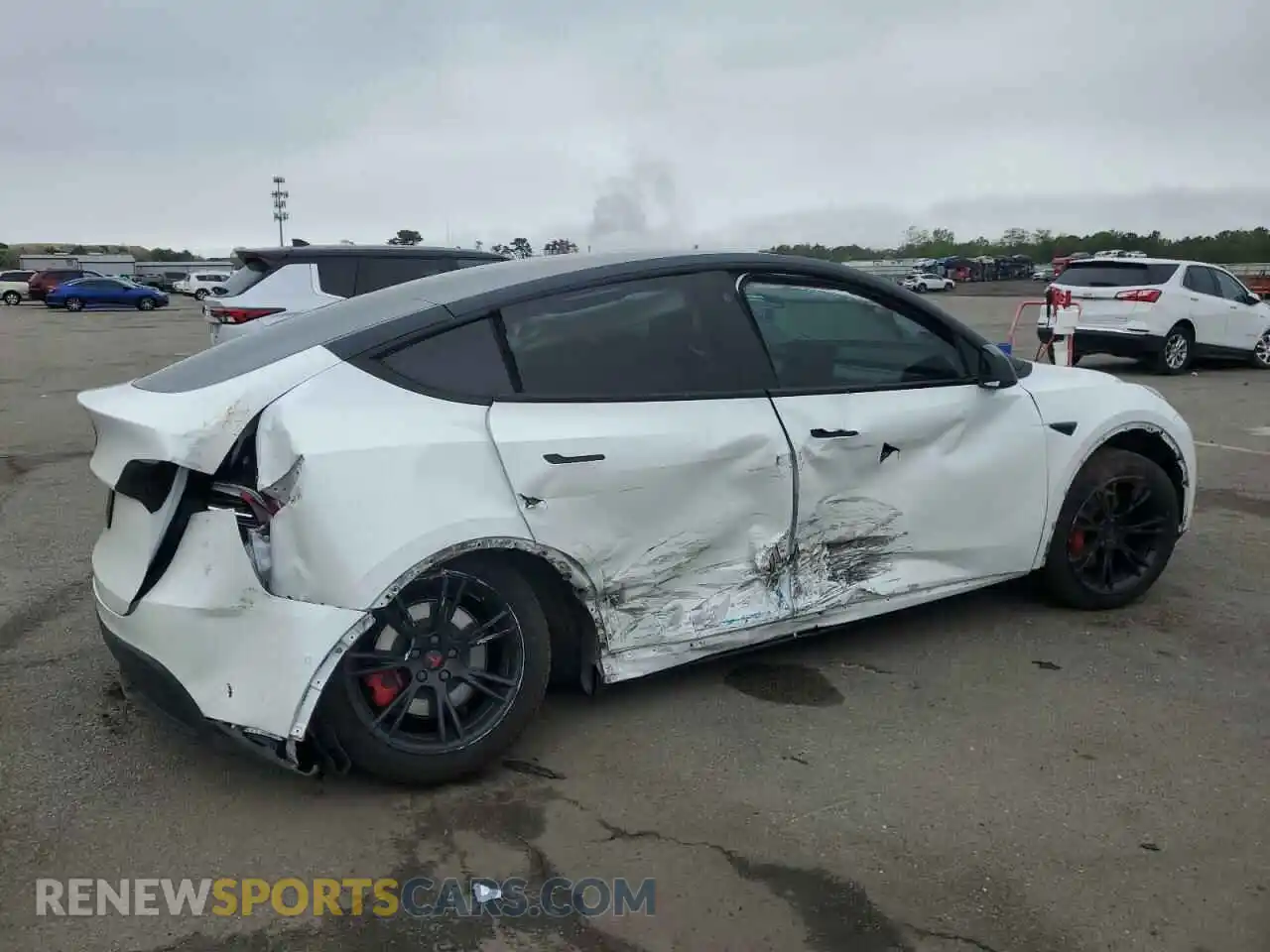 3 Photograph of a damaged car 7SAYGAEE1NF518364 TESLA MODEL Y 2022