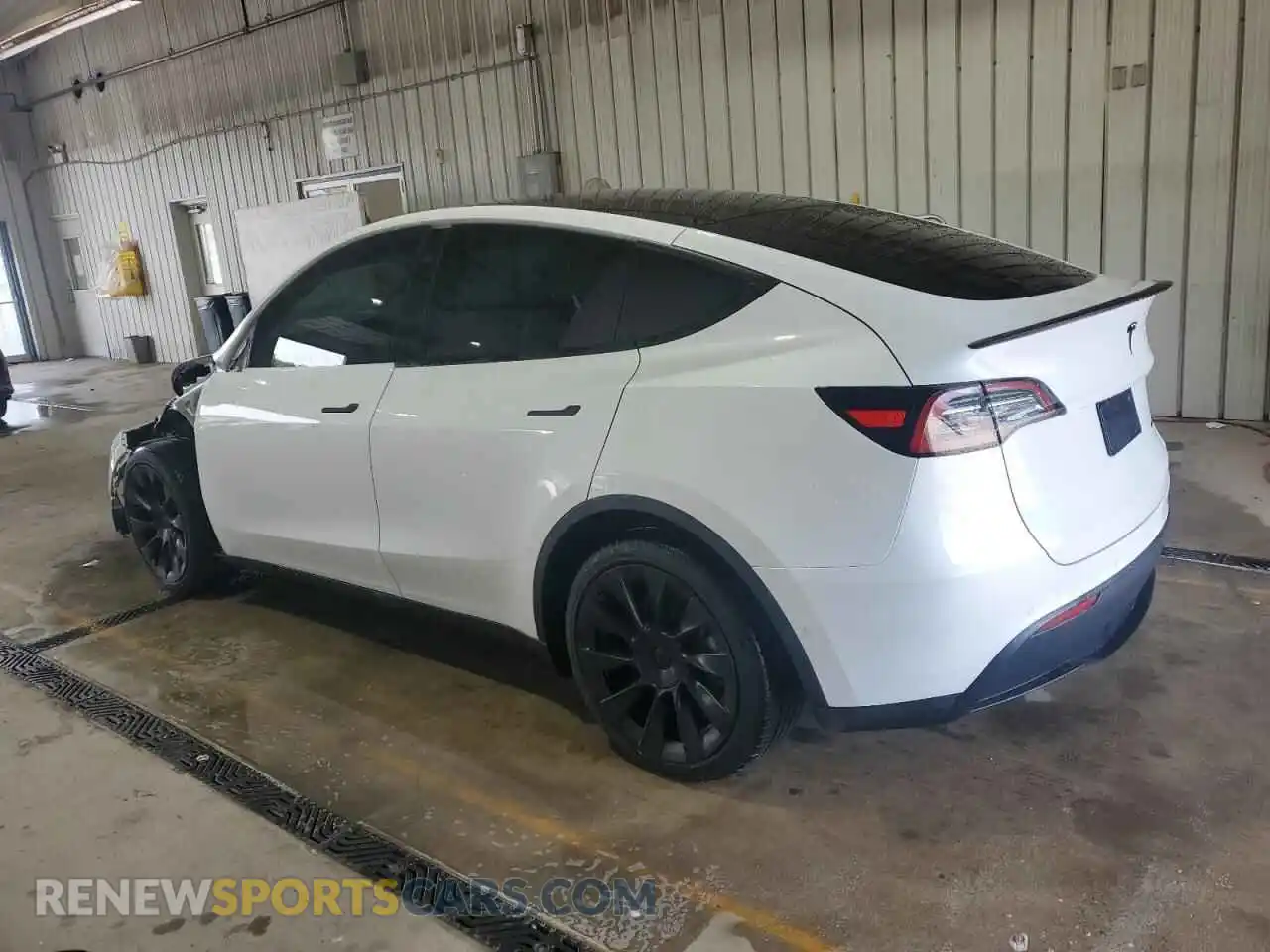 2 Photograph of a damaged car 7SAYGAEE2NF338455 TESLA MODEL Y 2022