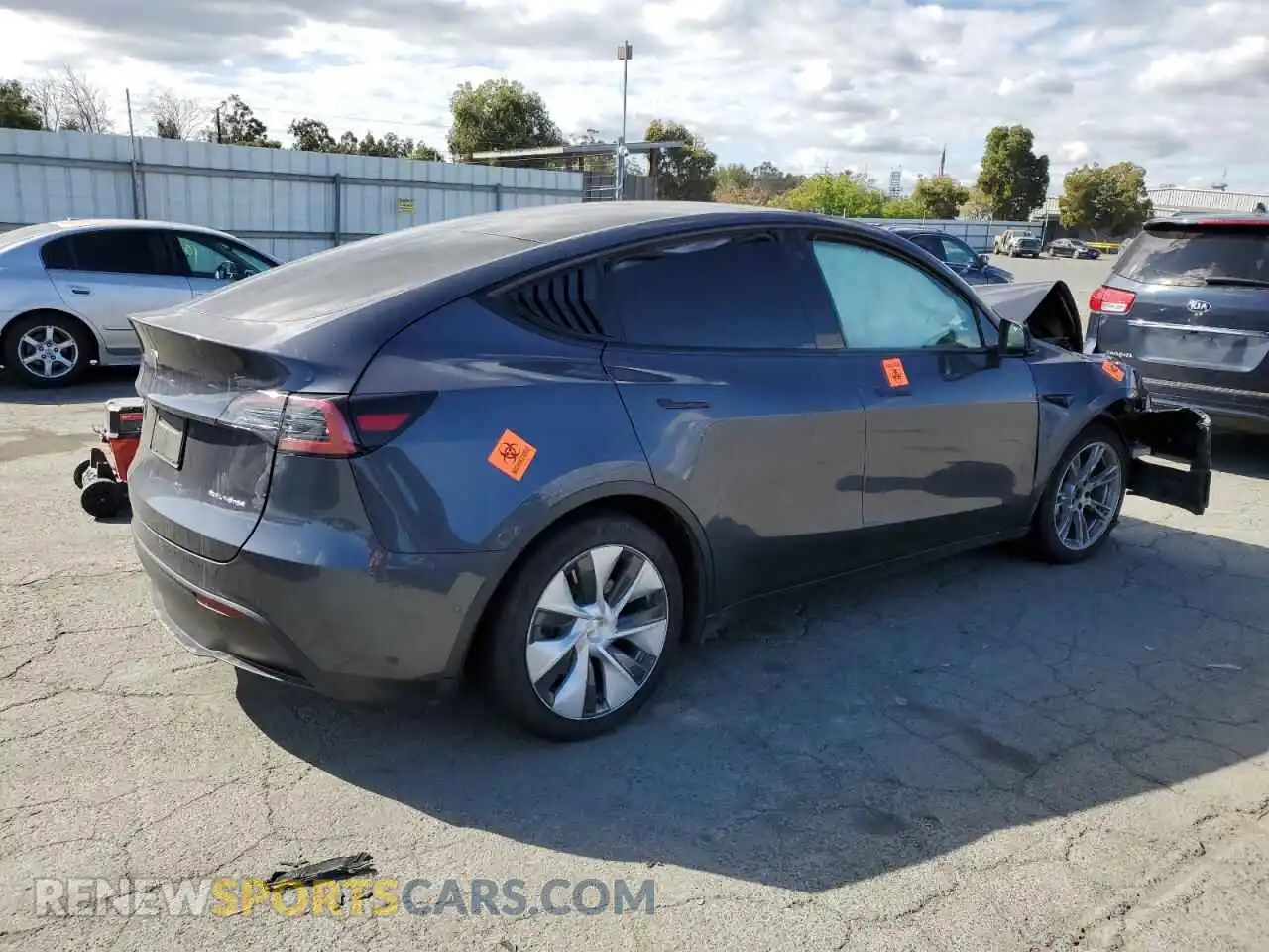 3 Photograph of a damaged car 7SAYGAEE2NF345566 TESLA MODEL Y 2022