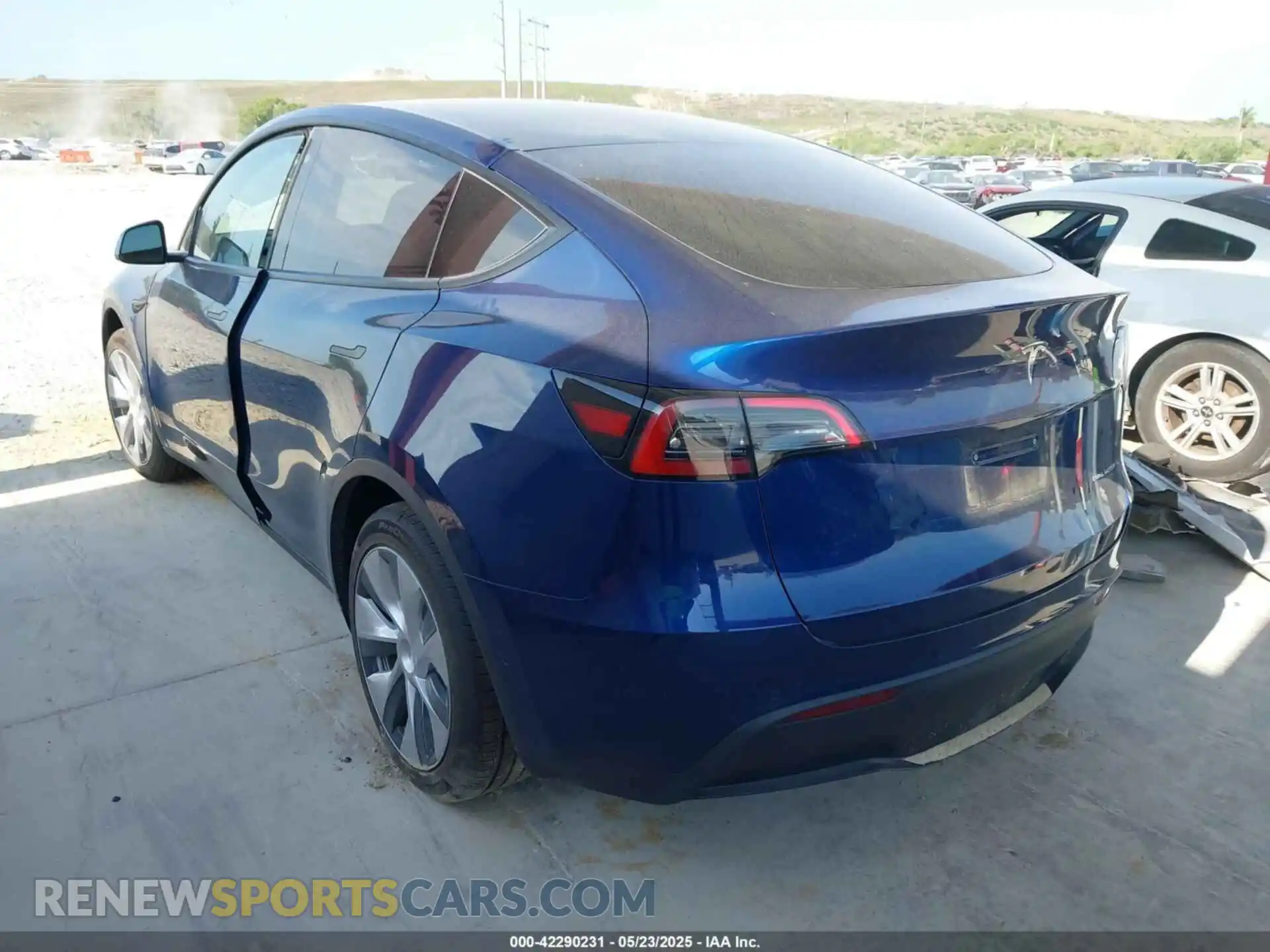 3 Photograph of a damaged car 7SAYGAEE2NF364733 TESLA MODEL Y 2022