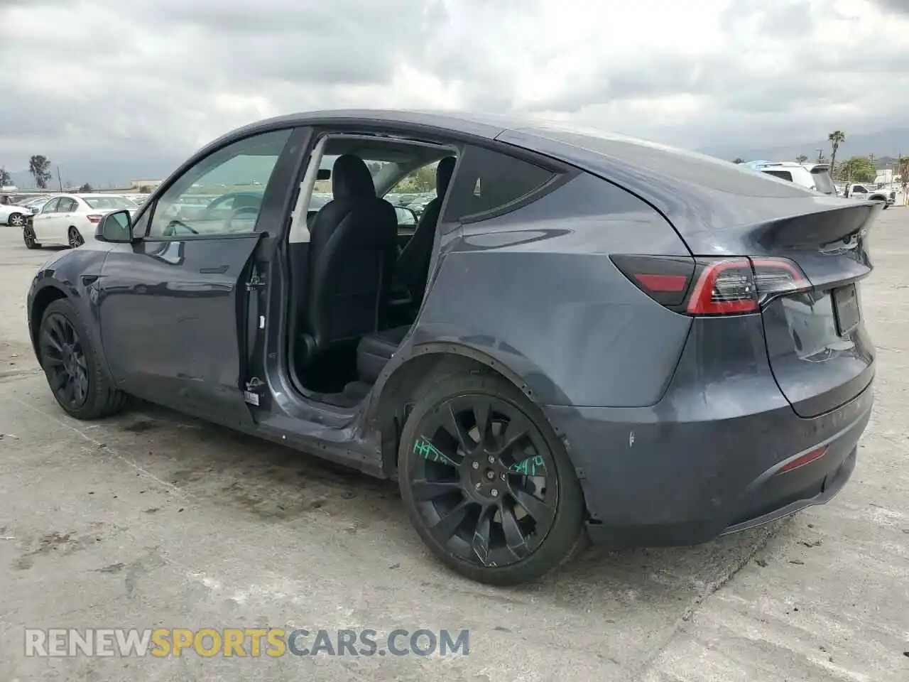 2 Photograph of a damaged car 7SAYGAEE2NF516946 TESLA MODEL Y 2022
