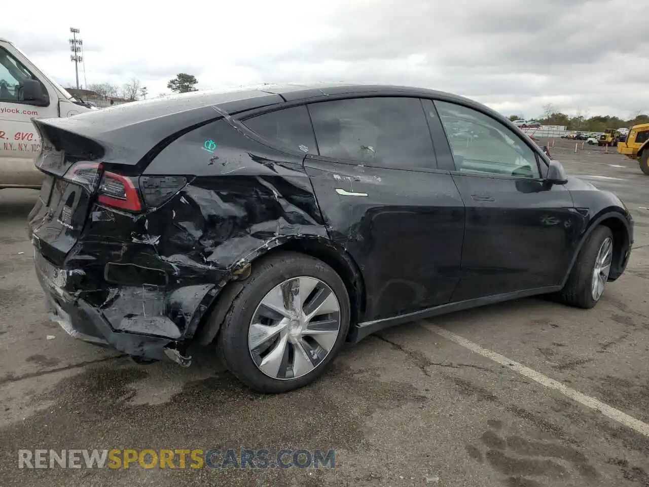 3 Photograph of a damaged car 7SAYGAEE2NF524559 TESLA MODEL Y 2022