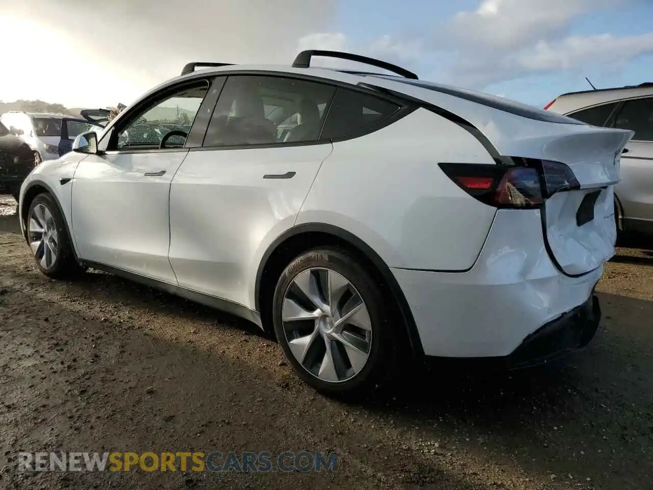 2 Photograph of a damaged car 7SAYGAEE3NF358357 TESLA MODEL Y 2022