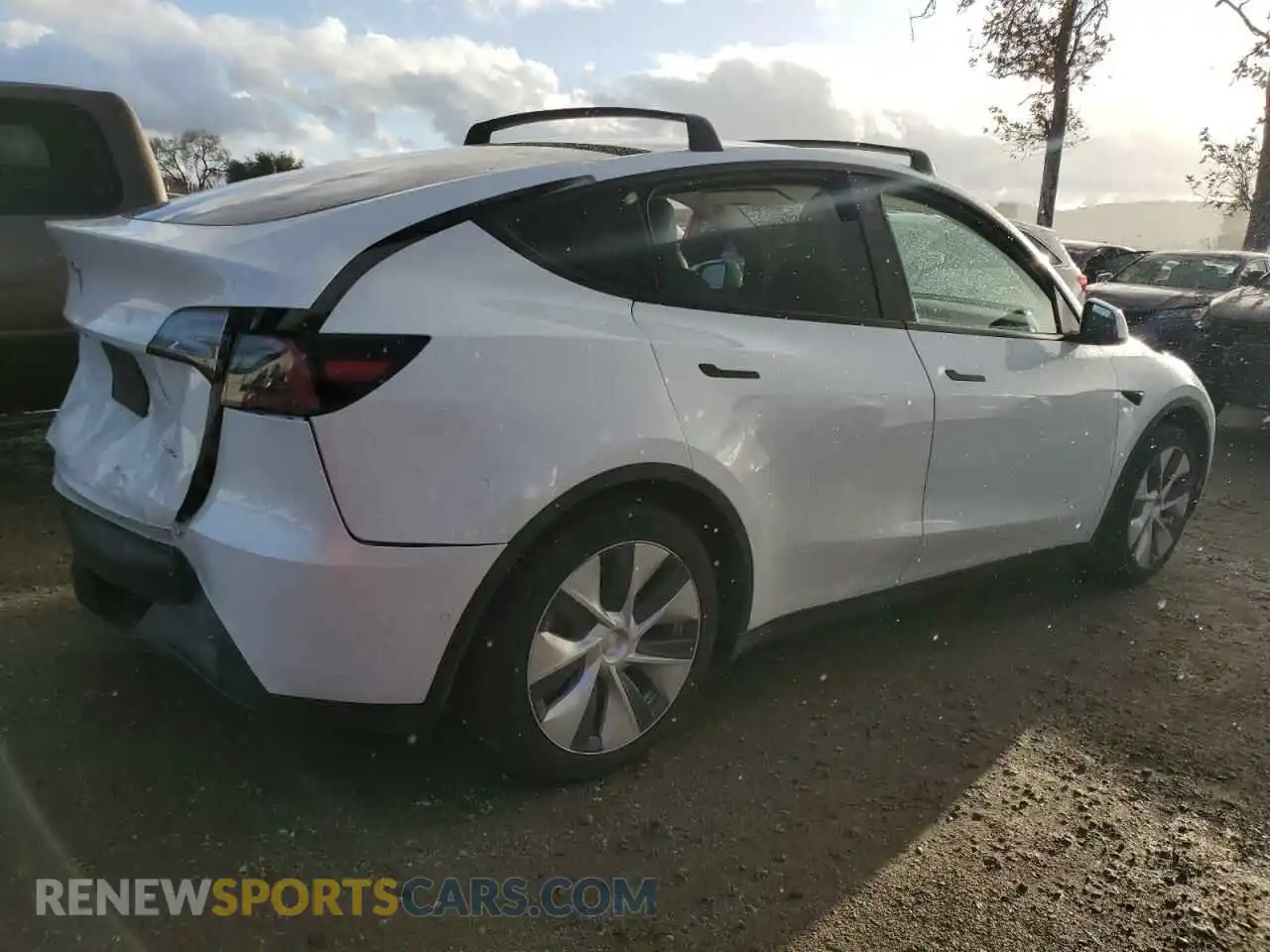 3 Photograph of a damaged car 7SAYGAEE3NF358357 TESLA MODEL Y 2022