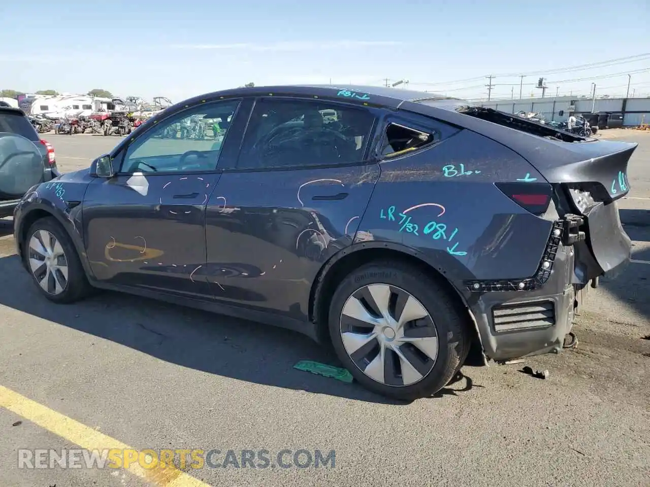 2 Photograph of a damaged car 7SAYGAEE3NF530645 TESLA MODEL Y 2022
