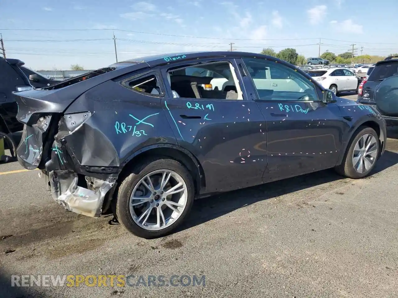 3 Photograph of a damaged car 7SAYGAEE3NF530645 TESLA MODEL Y 2022