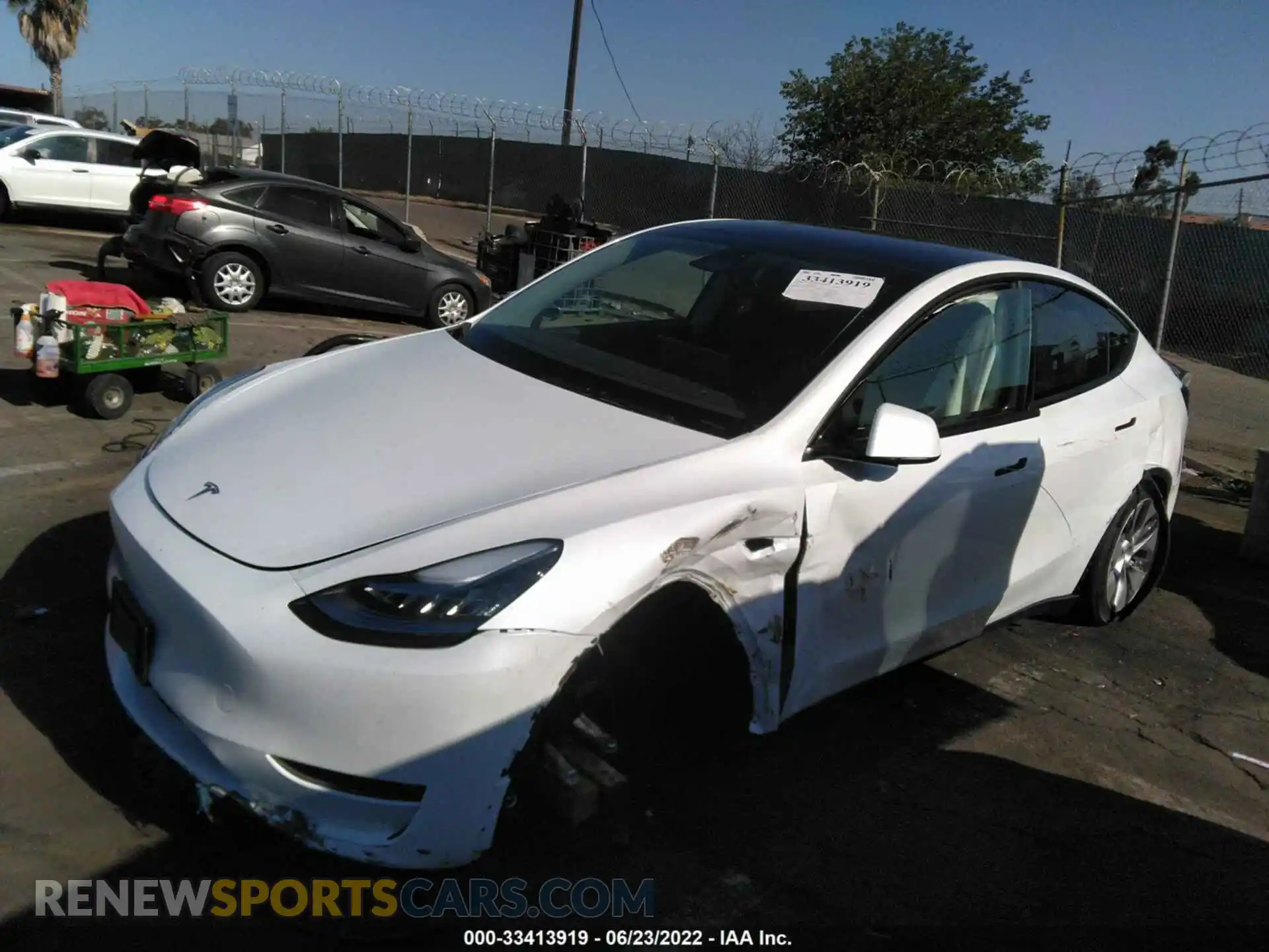 2 Photograph of a damaged car 7SAYGAEE4NF402494 TESLA MODEL Y 2022