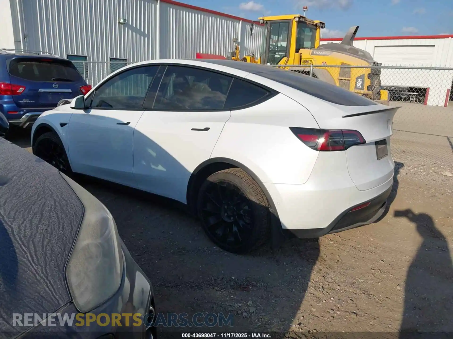 3 Photograph of a damaged car 7SAYGAEE8NF313575 TESLA MODEL Y 2022