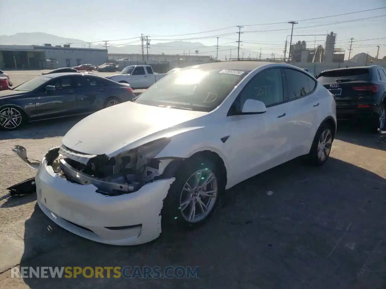 2 Photograph of a damaged car 7SAYGAEE9NF384400 TESLA MODEL Y 2022
