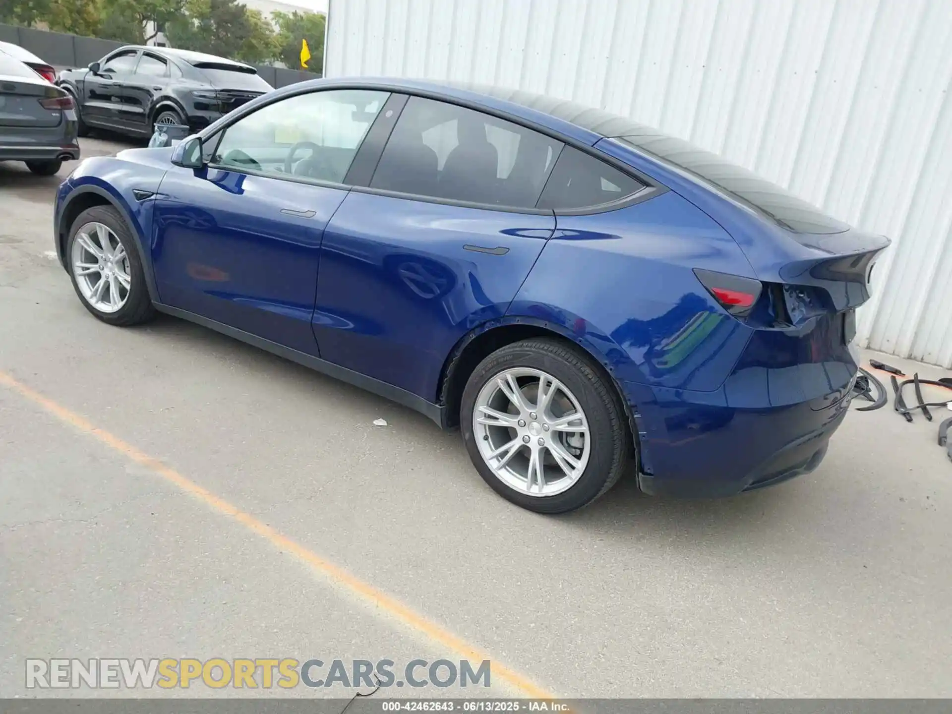3 Photograph of a damaged car 7SAYGAEEXNF363300 TESLA MODEL Y 2022