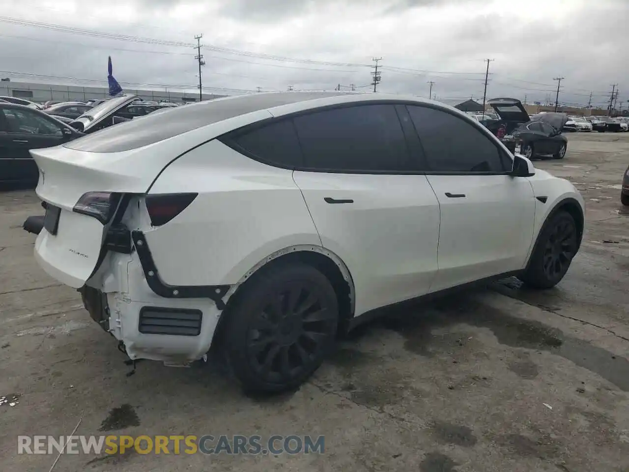 3 Photograph of a damaged car 7SAYGAEEXNF493710 TESLA MODEL Y 2022