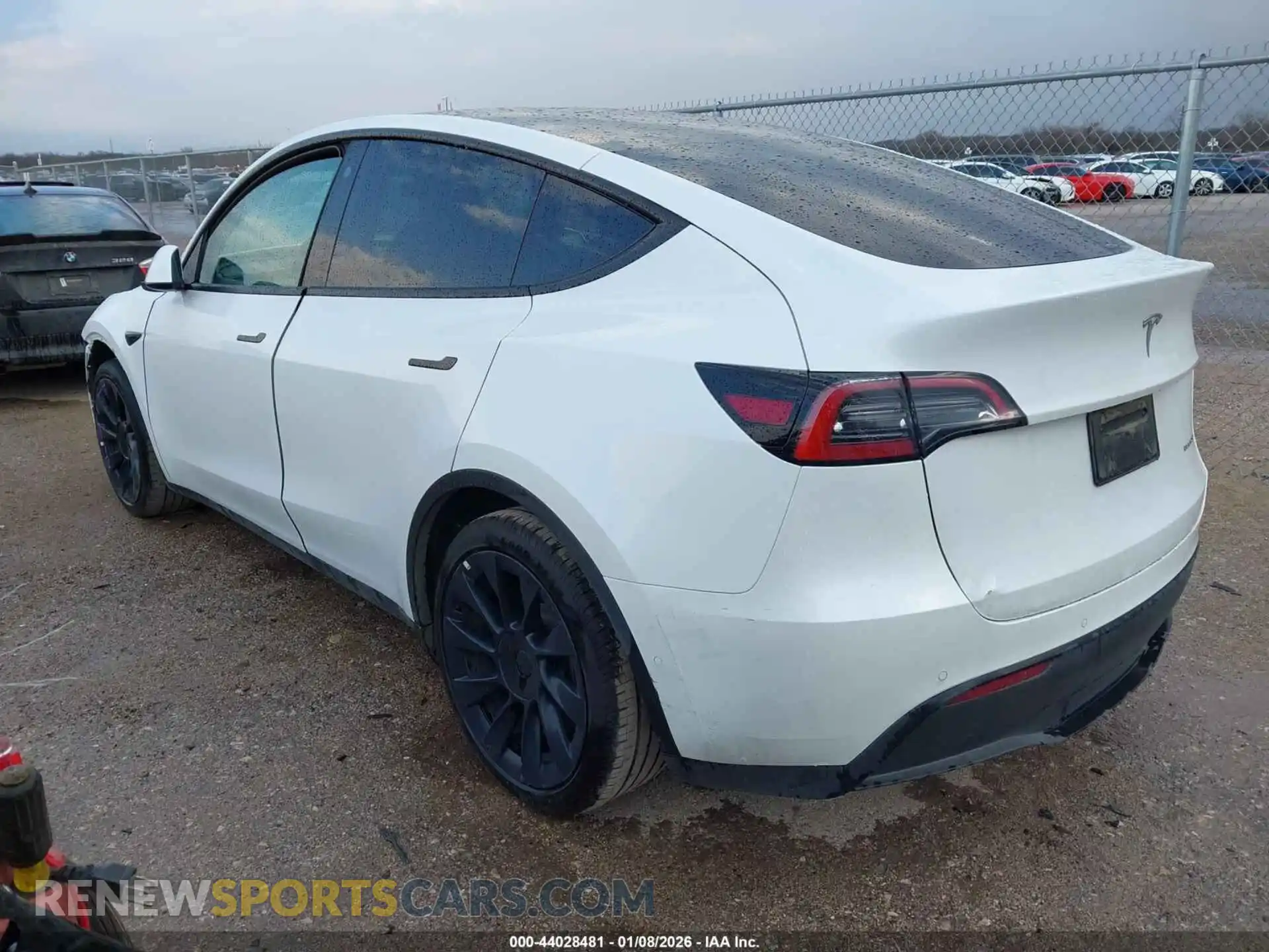 3 Photograph of a damaged car 7SAYGAEEXNF543568 TESLA MODEL Y 2022