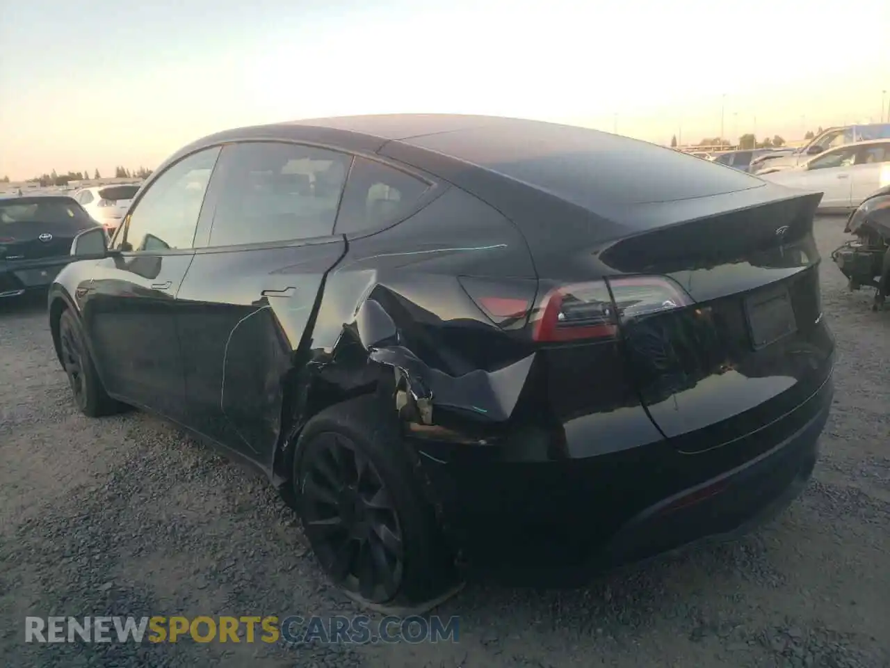 2 Photograph of a damaged car 7SAYGDEE0NF504893 TESLA MODEL Y 2022