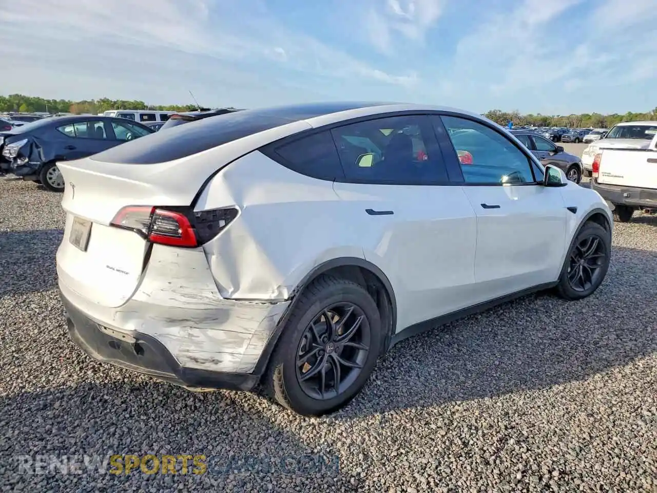 3 Photograph of a damaged car 7SAYGDEE1NA018106 TESLA MODEL Y 2022
