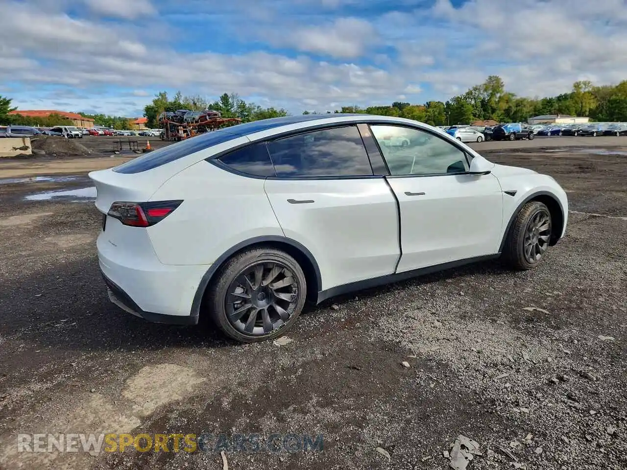 3 Photograph of a damaged car 7SAYGDEE1NA020681 TESLA MODEL Y 2022