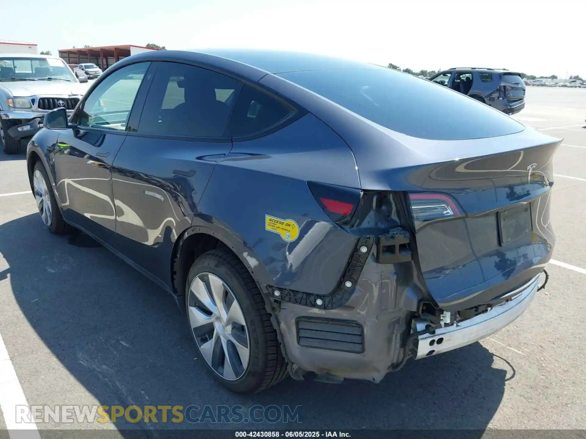 3 Photograph of a damaged car 7SAYGDEE1NF312334 TESLA MODEL Y 2022