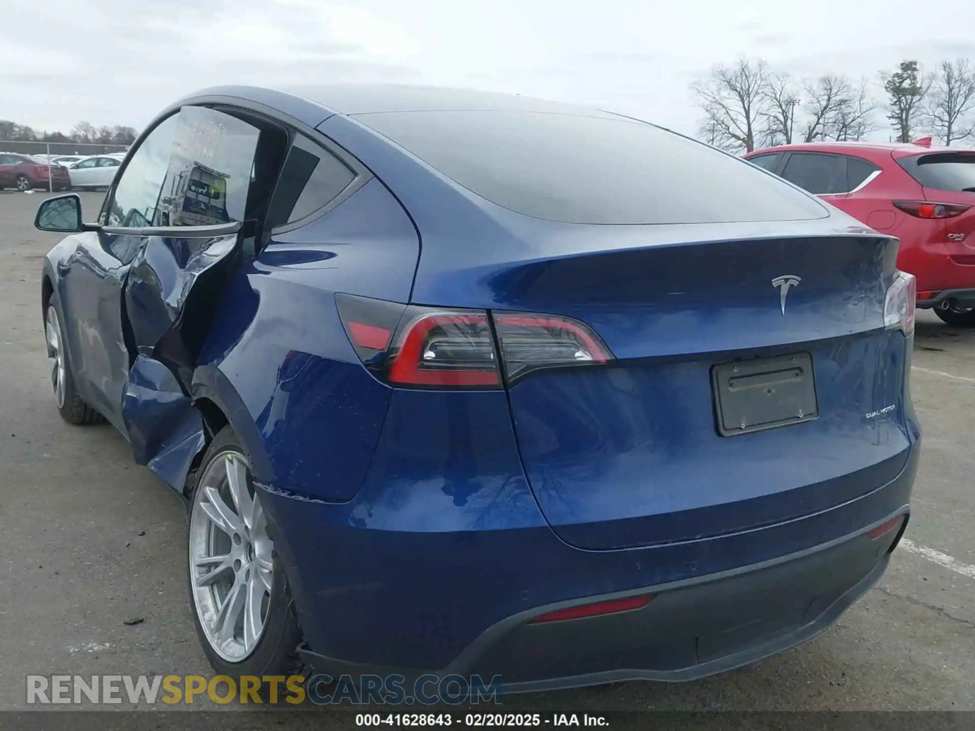 3 Photograph of a damaged car 7SAYGDEE1NF329909 TESLA MODEL Y 2022