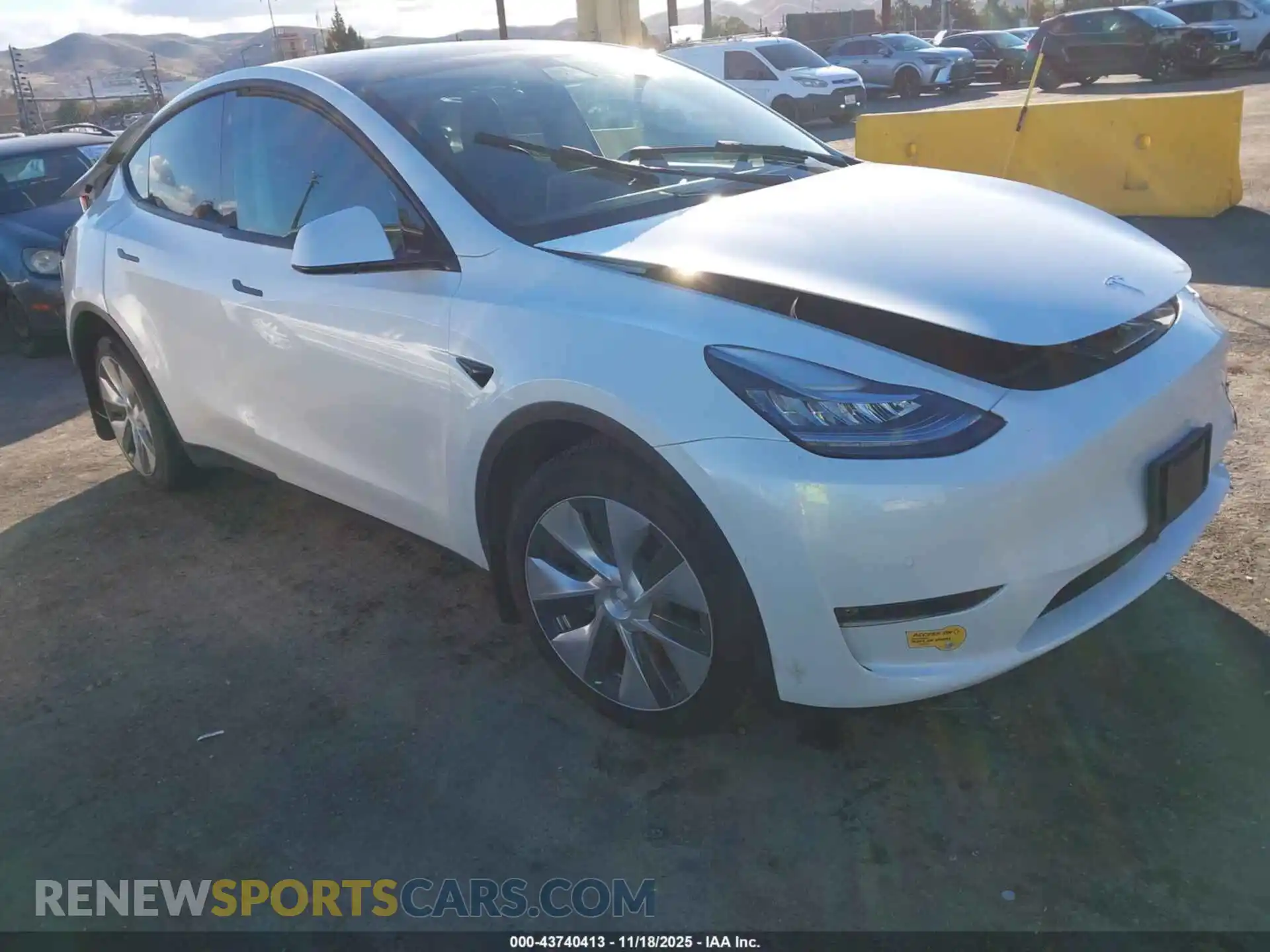 1 Photograph of a damaged car 7SAYGDEE1NF434806 TESLA MODEL Y 2022