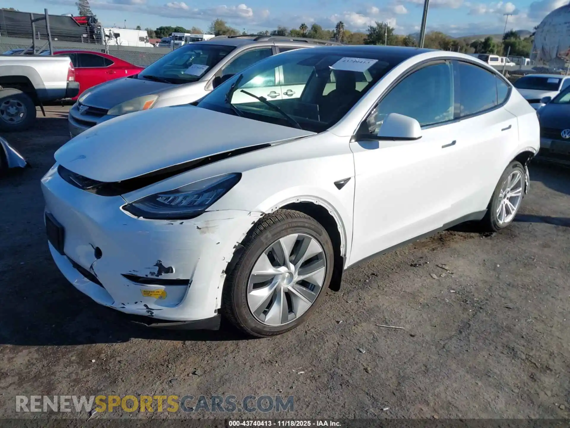 2 Photograph of a damaged car 7SAYGDEE1NF434806 TESLA MODEL Y 2022