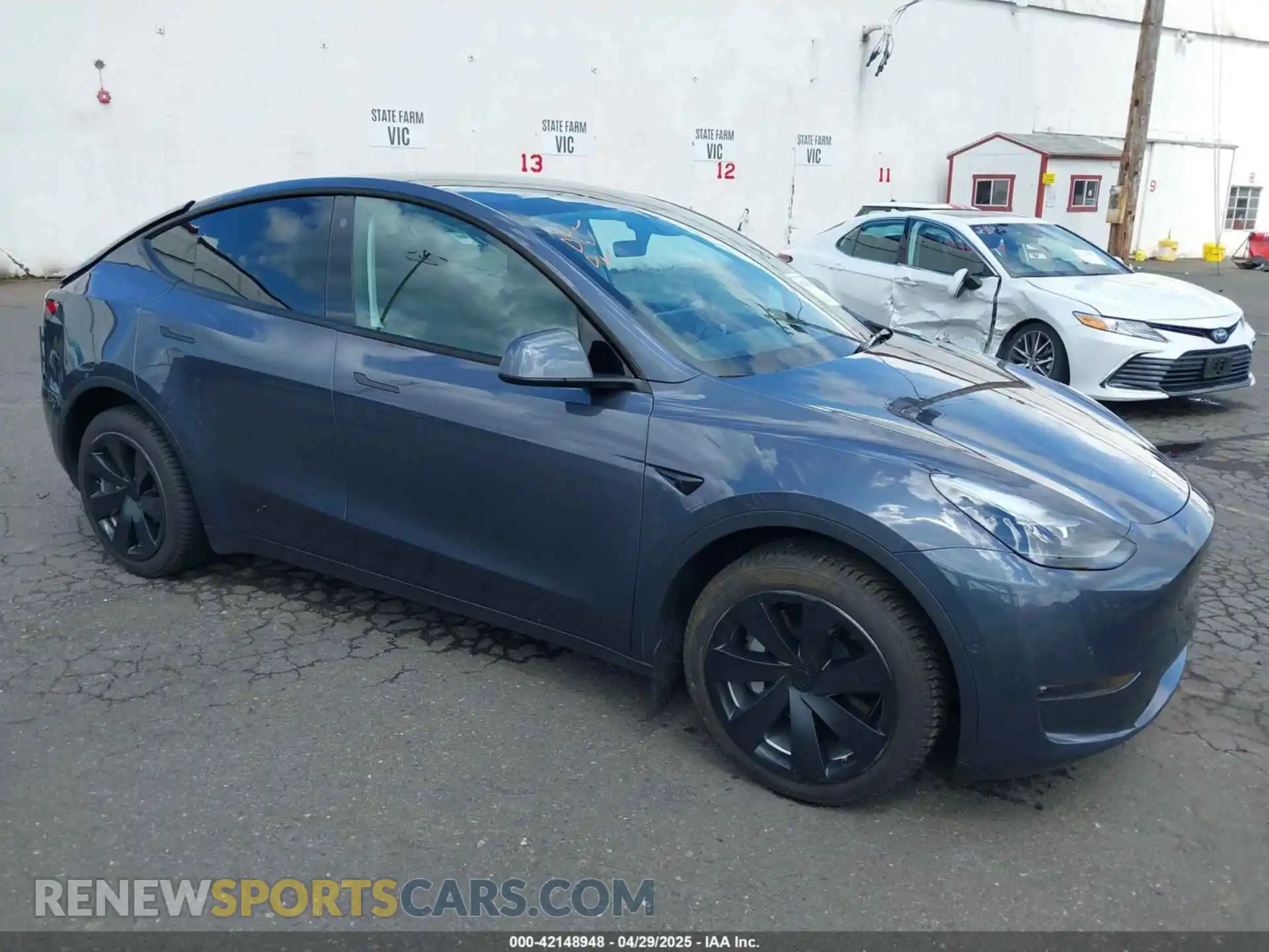 1 Photograph of a damaged car 7SAYGDEE1NF440153 TESLA MODEL Y 2022