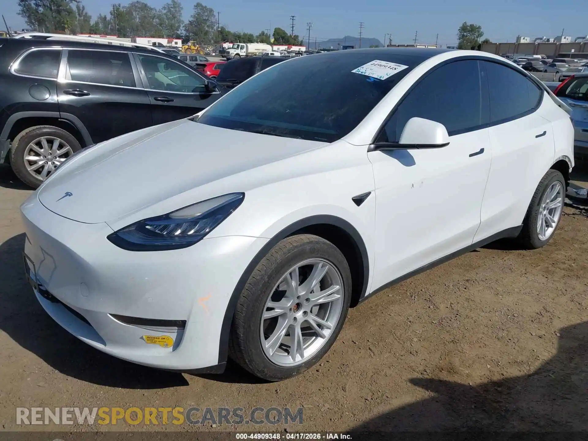 2 Photograph of a damaged car 7SAYGDEE1NF450178 TESLA MODEL Y 2022