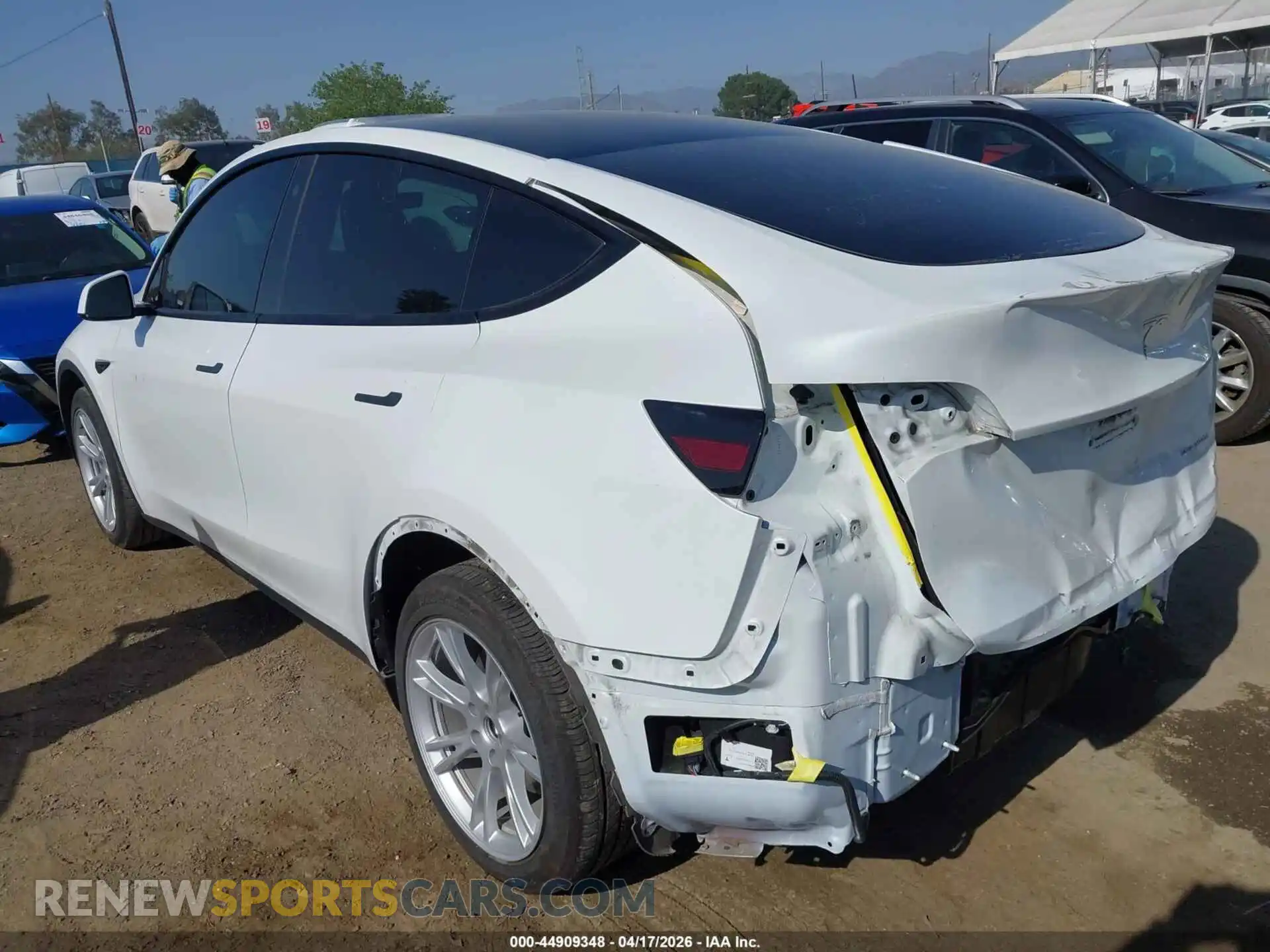 3 Photograph of a damaged car 7SAYGDEE1NF450178 TESLA MODEL Y 2022