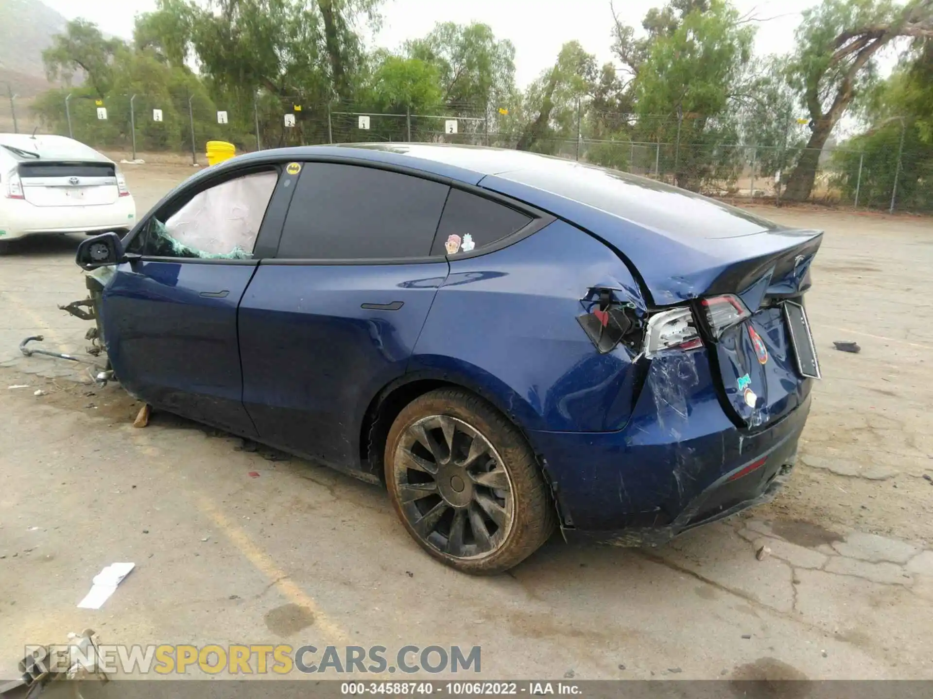 3 Photograph of a damaged car 7SAYGDEE1NF451234 TESLA MODEL Y 2022