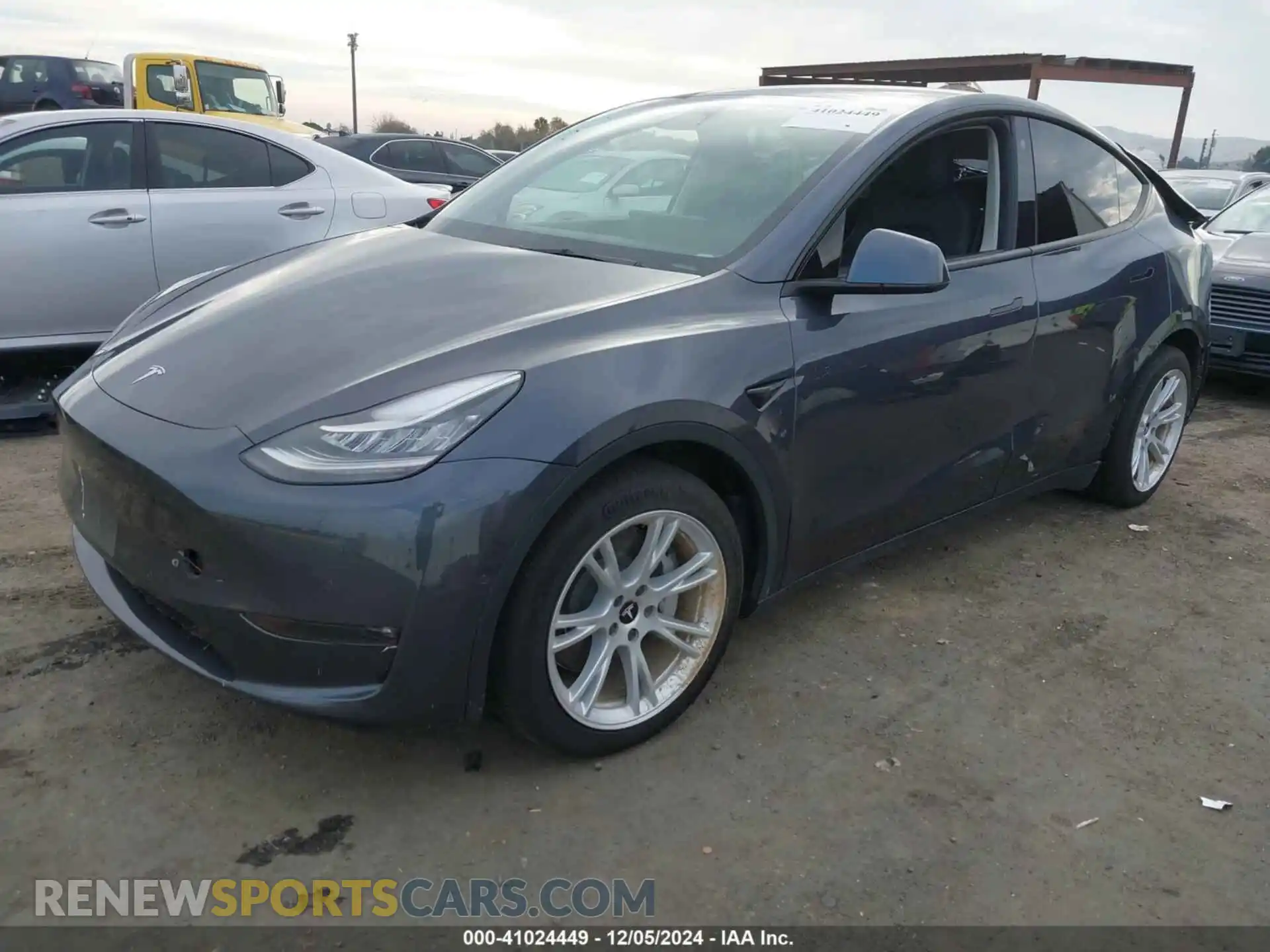 2 Photograph of a damaged car 7SAYGDEE1NF487442 TESLA MODEL Y 2022