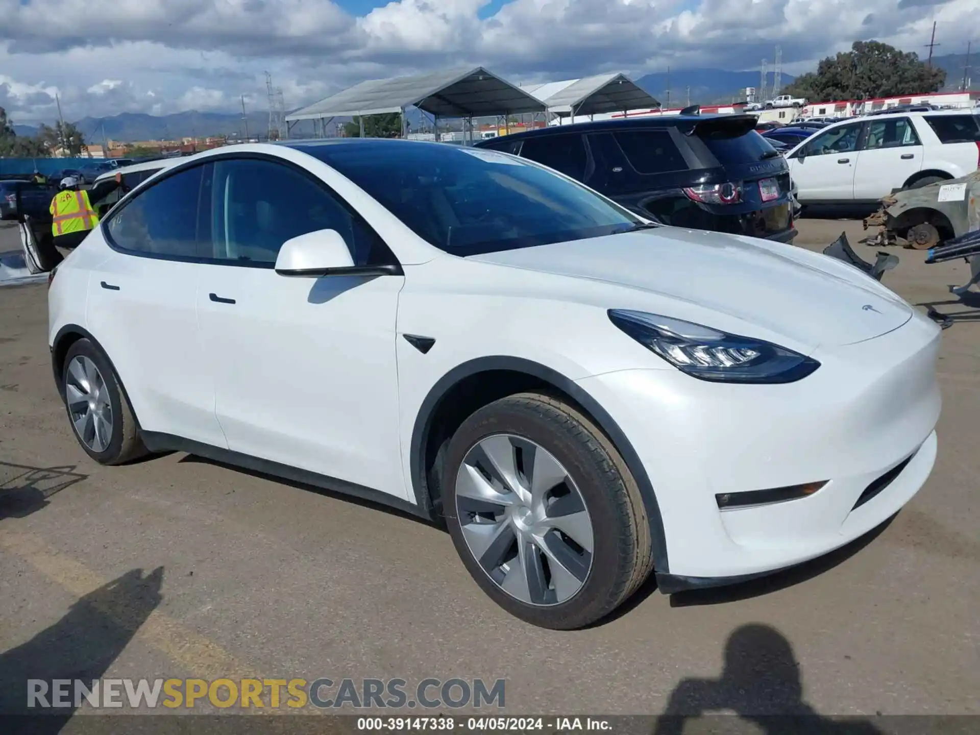 1 Photograph of a damaged car 7SAYGDEE1NF488235 TESLA MODEL Y 2022