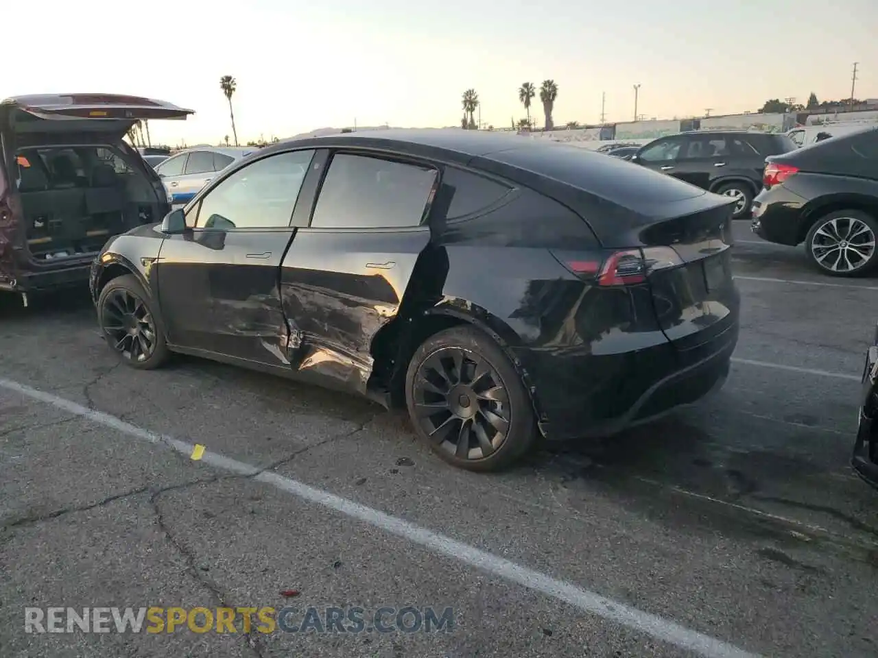 2 Photograph of a damaged car 7SAYGDEE1NF505230 TESLA MODEL Y 2022