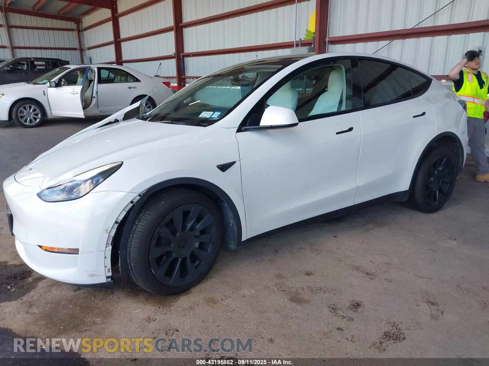 2 Photograph of a damaged car 7SAYGDEE1NF543976 TESLA MODEL Y 2022