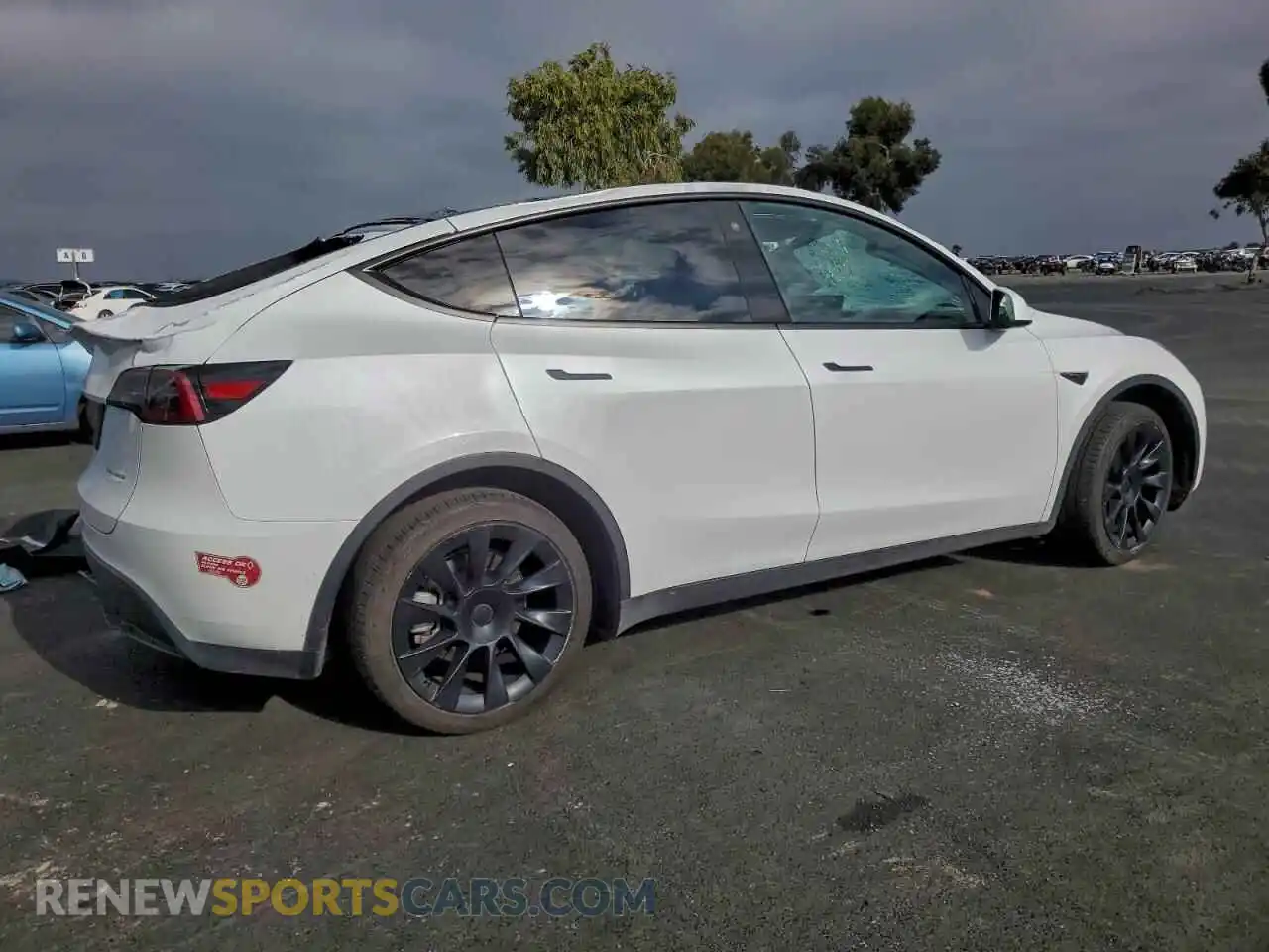 3 Photograph of a damaged car 7SAYGDEE1NF571499 TESLA MODEL Y 2022