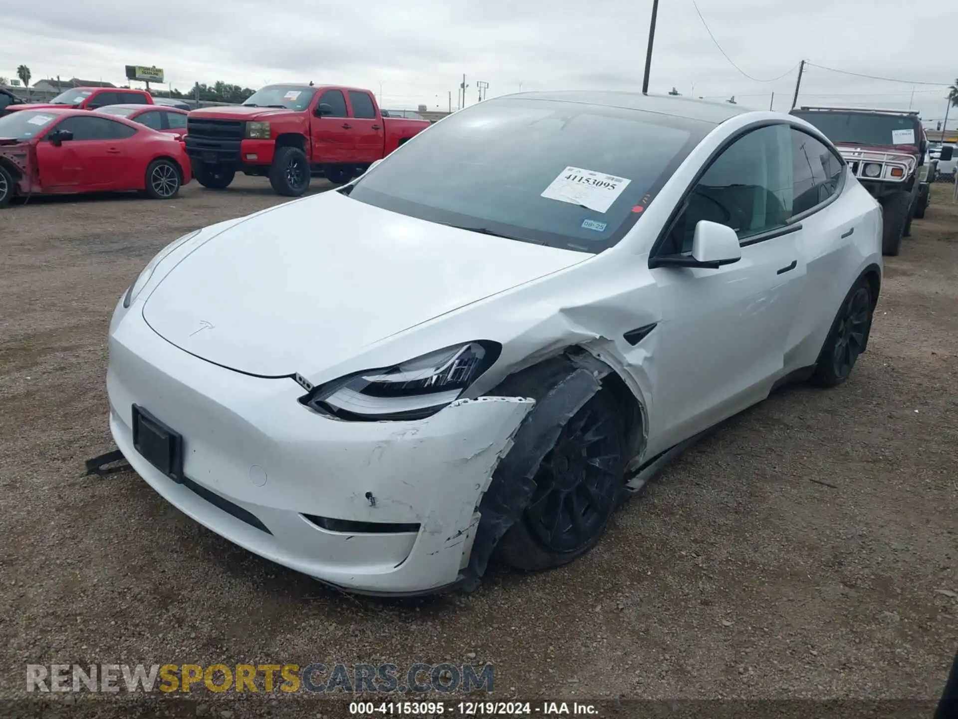 2 Photograph of a damaged car 7SAYGDEE2NA011388 TESLA MODEL Y 2022
