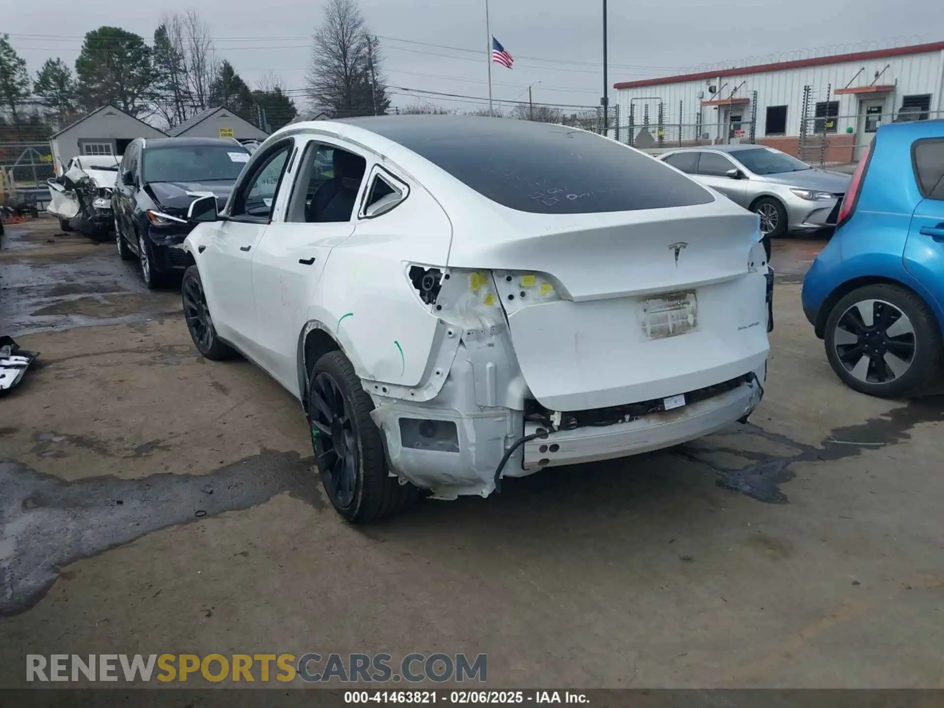 3 Photograph of a damaged car 7SAYGDEE2NA018499 TESLA MODEL Y 2022