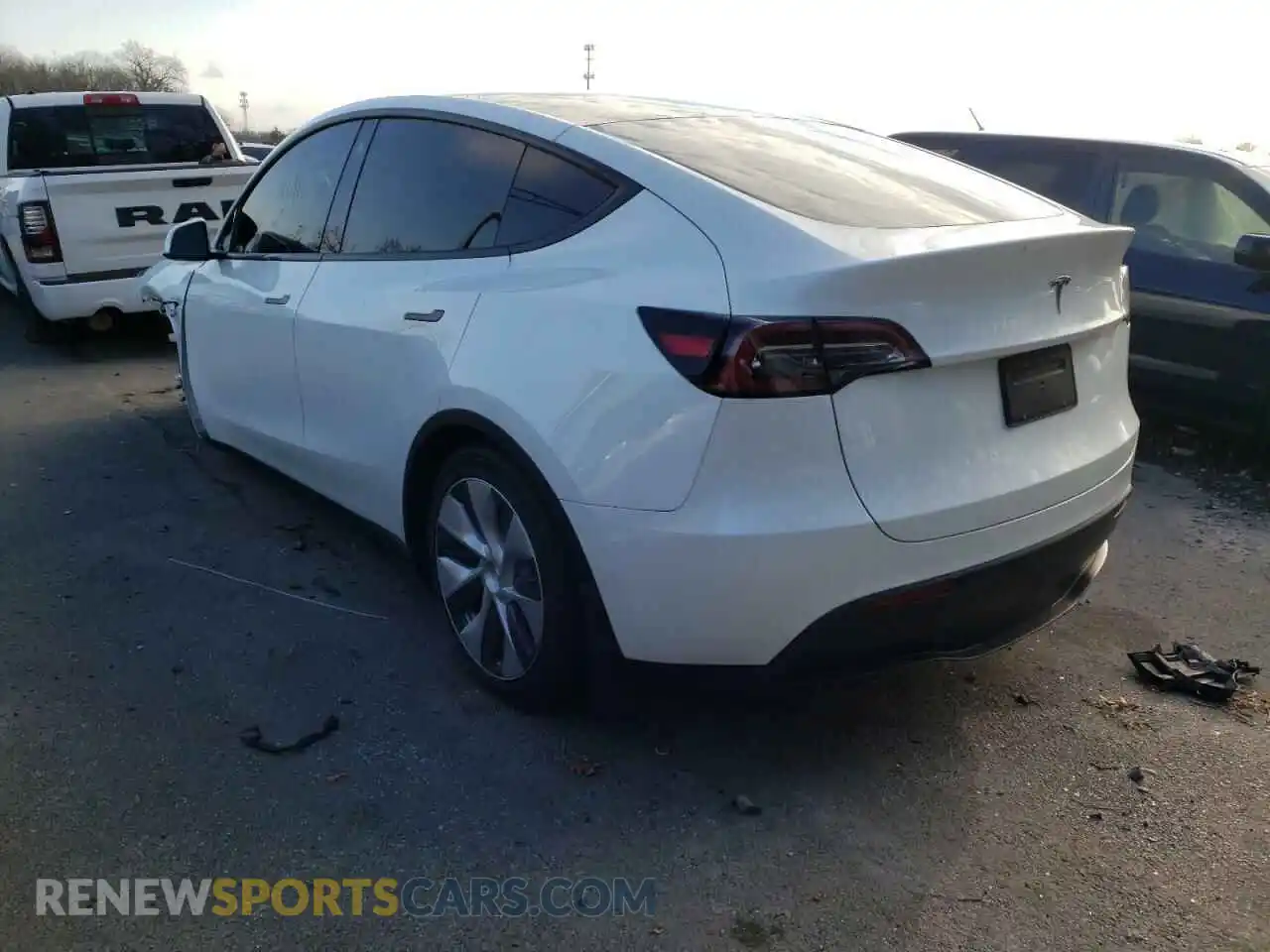 2 Photograph of a damaged car 7SAYGDEE2NF308941 TESLA MODEL Y 2022