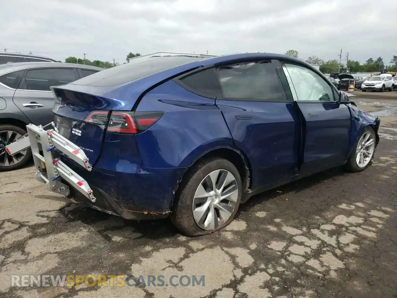 3 Photograph of a damaged car 7SAYGDEE2NF310849 TESLA MODEL Y 2022