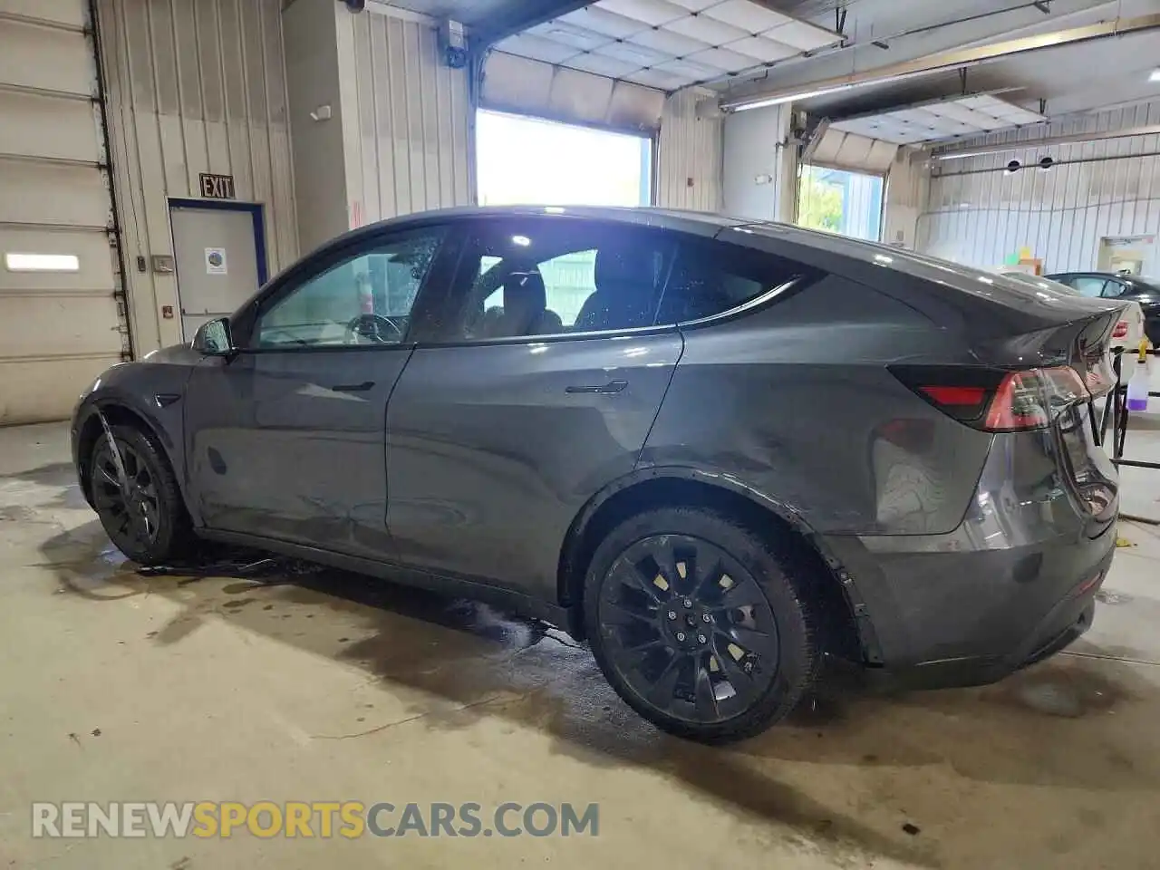 2 Photograph of a damaged car 7SAYGDEE2NF317185 TESLA MODEL Y 2022