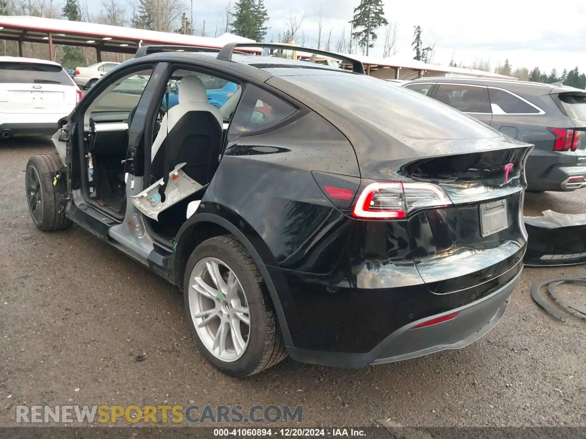 3 Photograph of a damaged car 7SAYGDEE2NF444633 TESLA MODEL Y 2022
