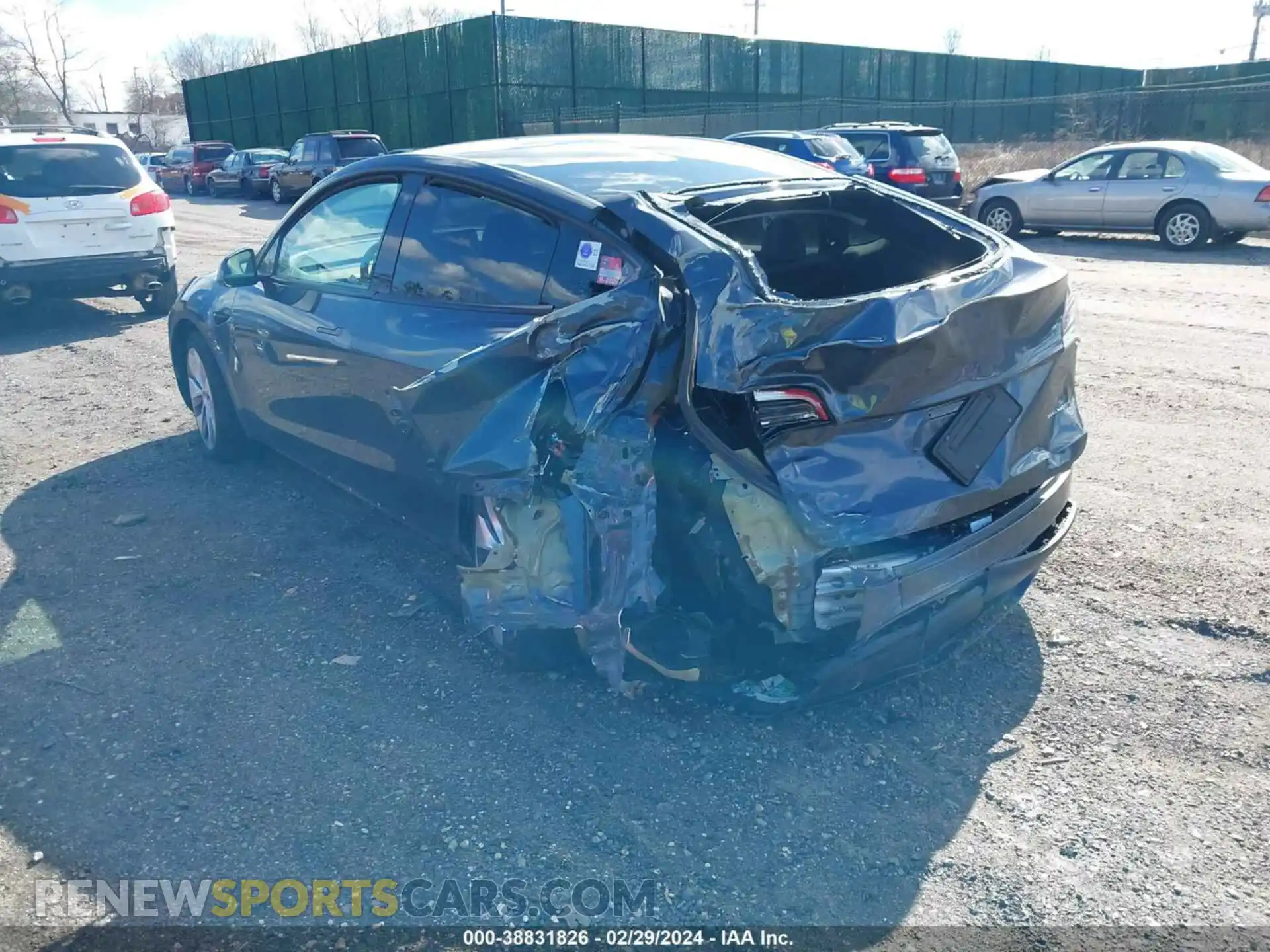 3 Photograph of a damaged car 7SAYGDEE3NA009763 TESLA MODEL Y 2022