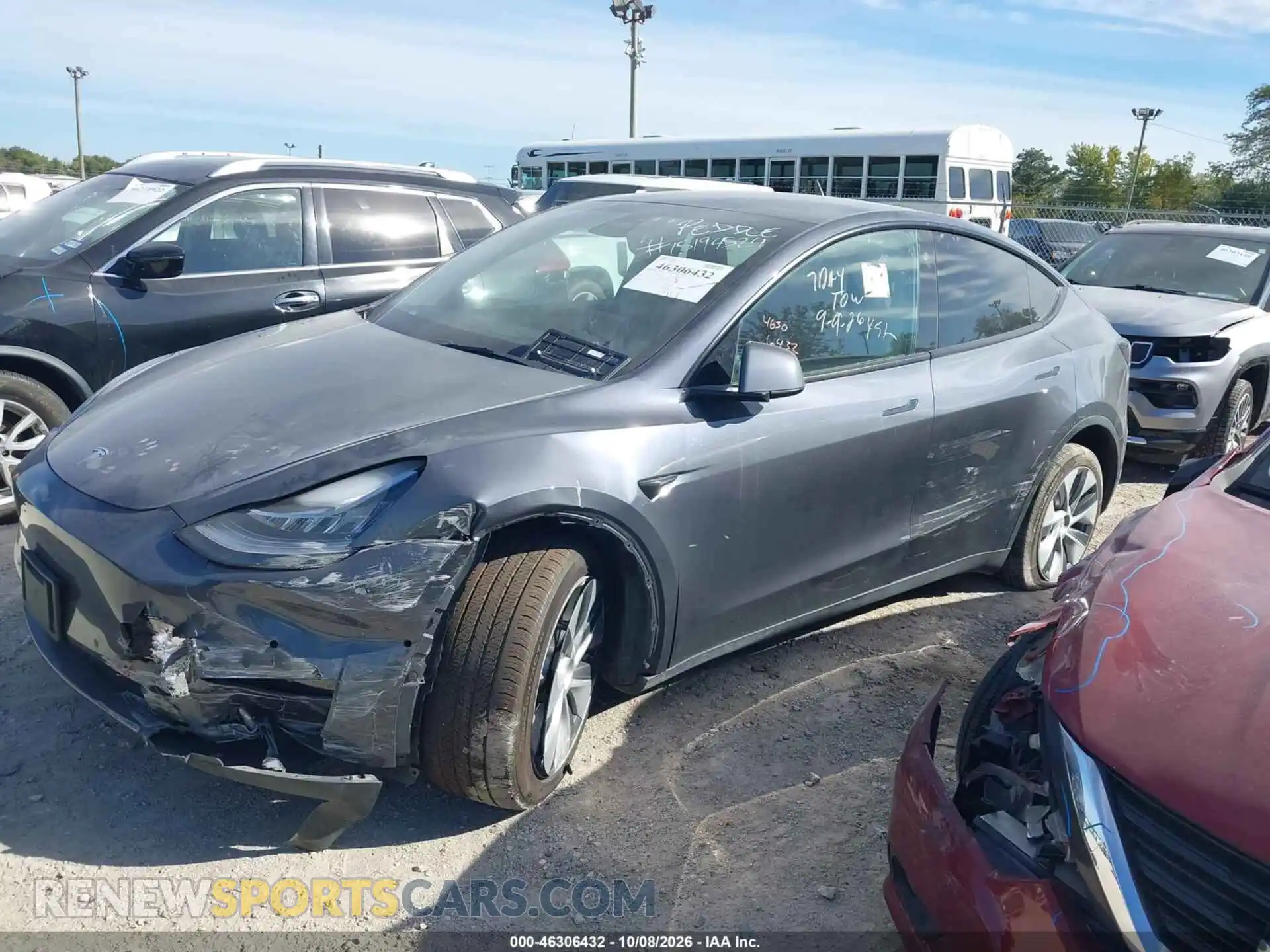 2 Photograph of a damaged car 7SAYGDEE3NA009827 TESLA MODEL Y 2022