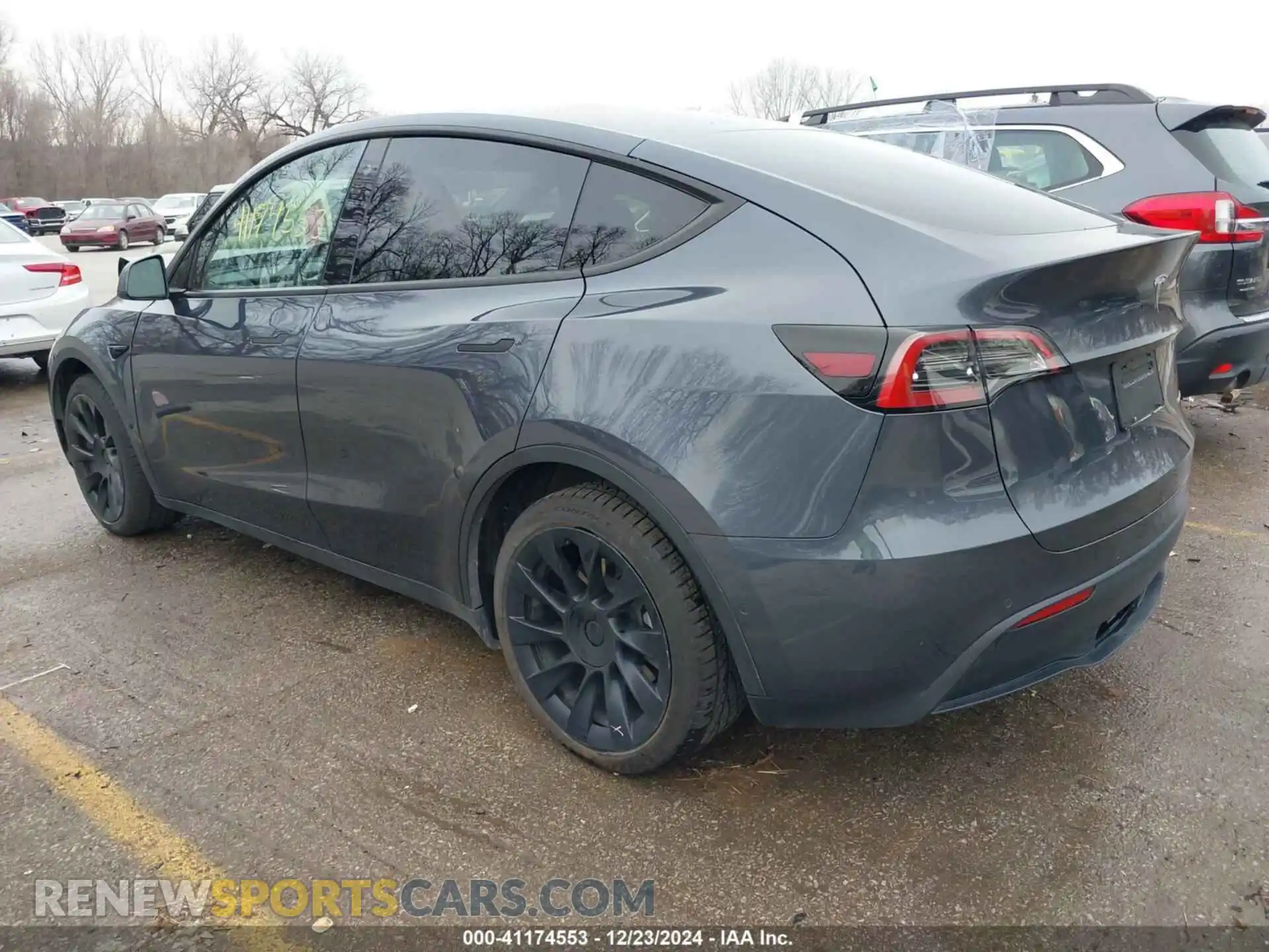 3 Photograph of a damaged car 7SAYGDEE3NA018379 TESLA MODEL Y 2022