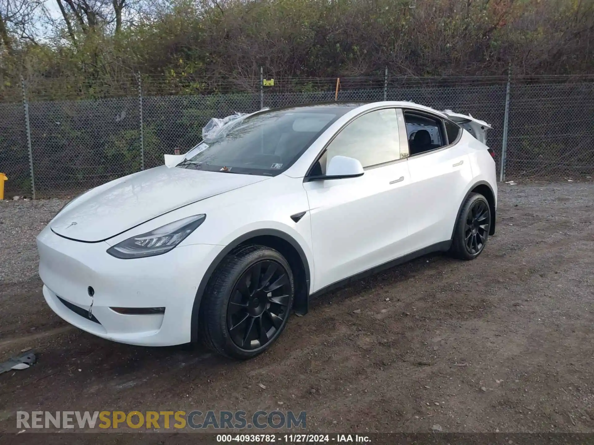 2 Photograph of a damaged car 7SAYGDEE3NA018401 TESLA MODEL Y 2022