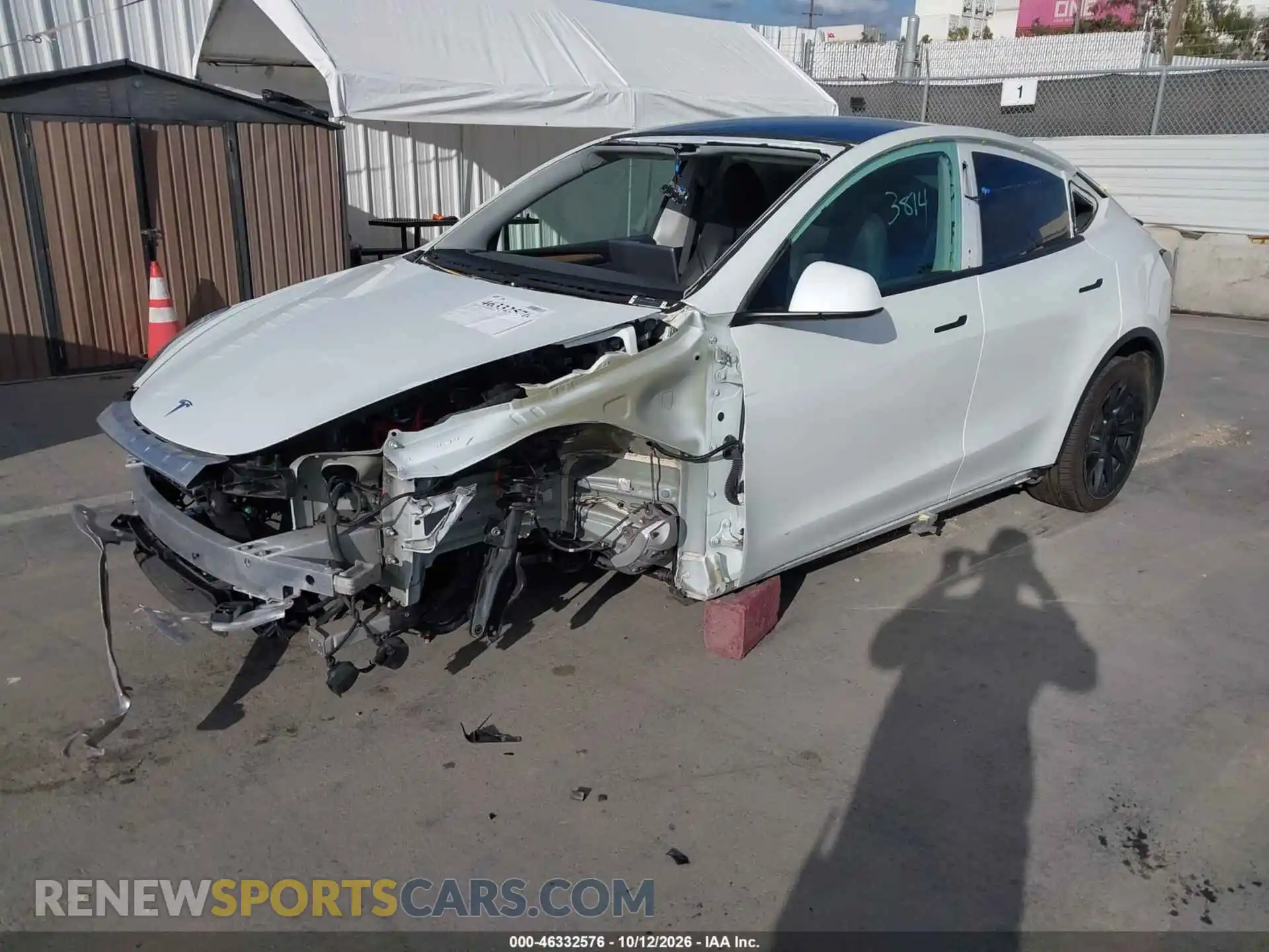 2 Photograph of a damaged car 7SAYGDEE3NA020133 TESLA MODEL Y 2022