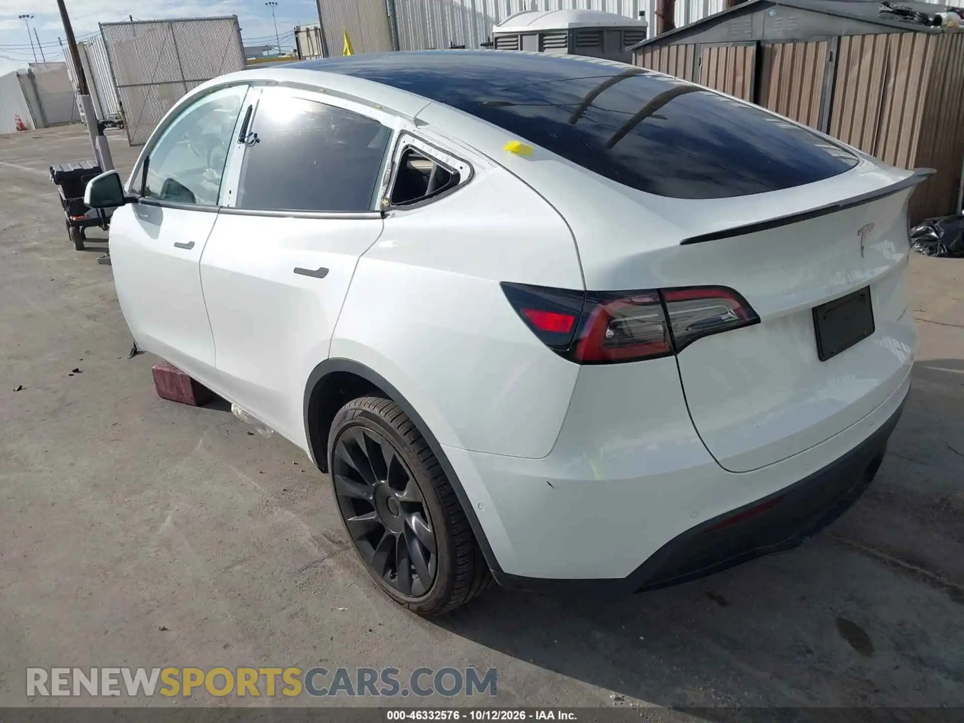 3 Photograph of a damaged car 7SAYGDEE3NA020133 TESLA MODEL Y 2022
