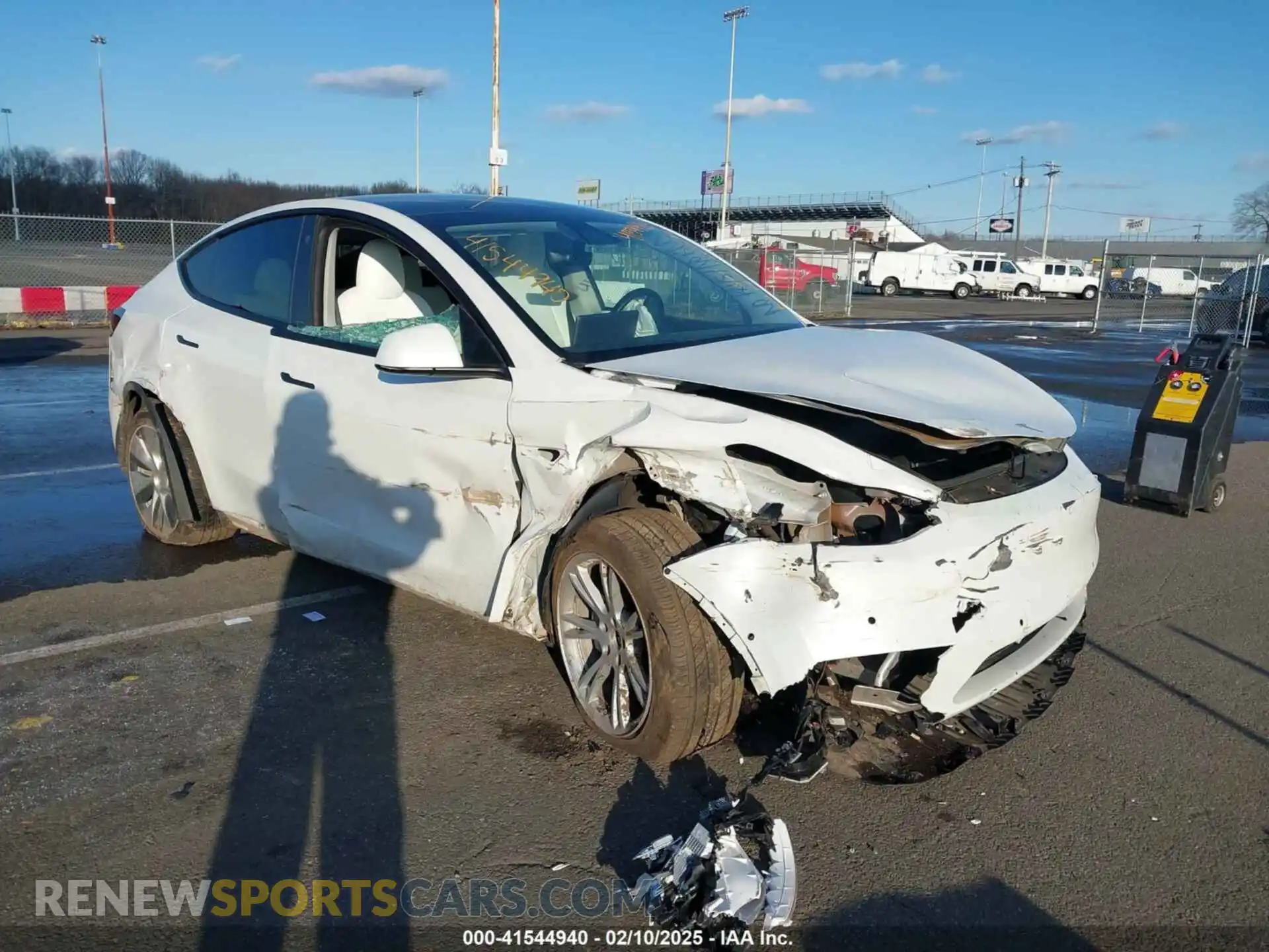 1 Photograph of a damaged car 7SAYGDEE3NF331645 TESLA MODEL Y 2022