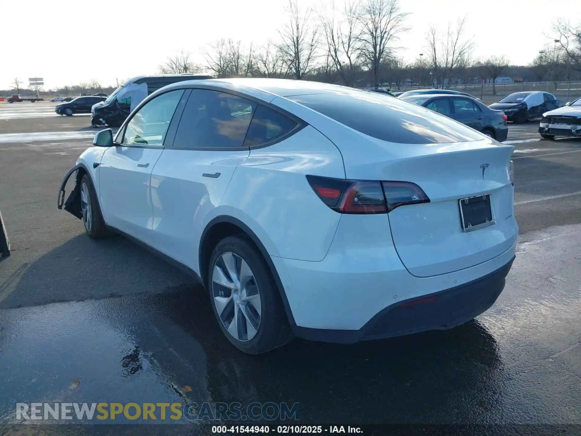 3 Photograph of a damaged car 7SAYGDEE3NF331645 TESLA MODEL Y 2022