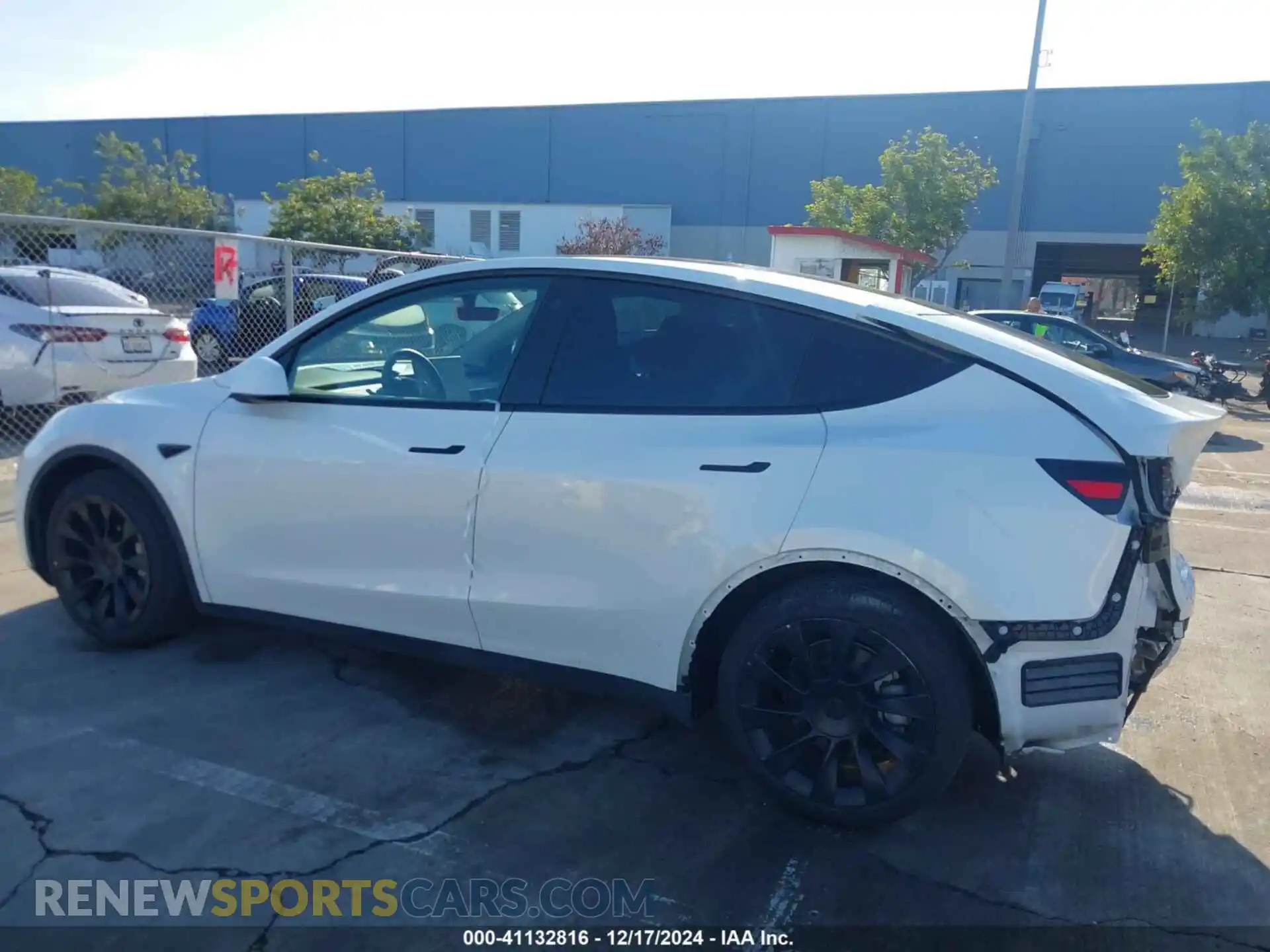 3 Photograph of a damaged car 7SAYGDEE3NF347201 TESLA MODEL Y 2022