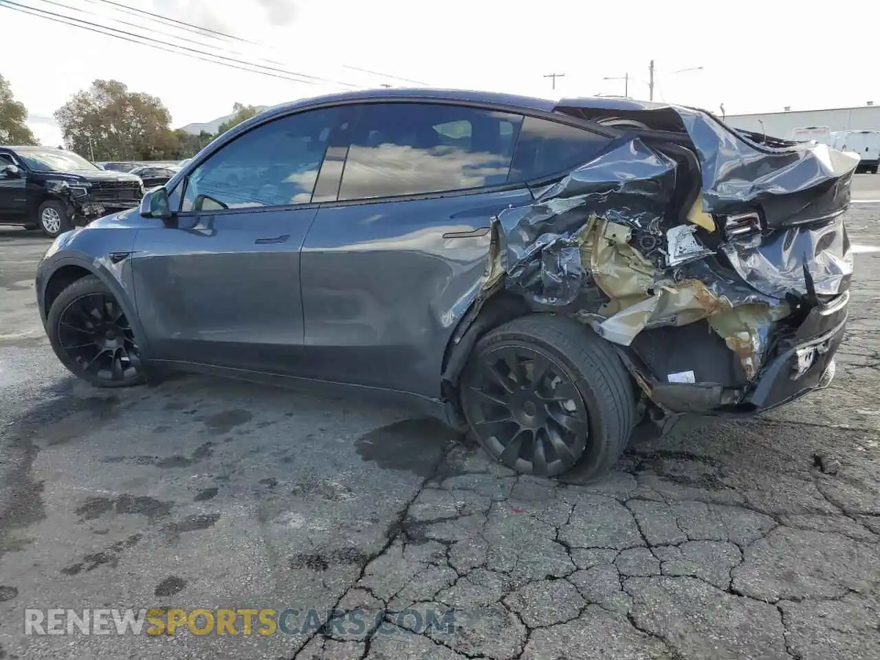 2 Photograph of a damaged car 7SAYGDEE3NF350177 TESLA MODEL Y 2022