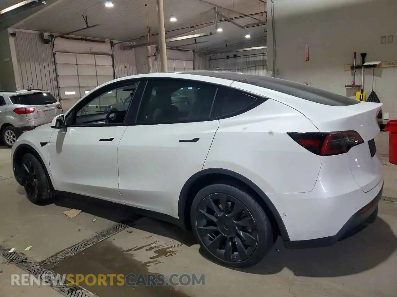2 Photograph of a damaged car 7SAYGDEE3NF354472 TESLA MODEL Y 2022